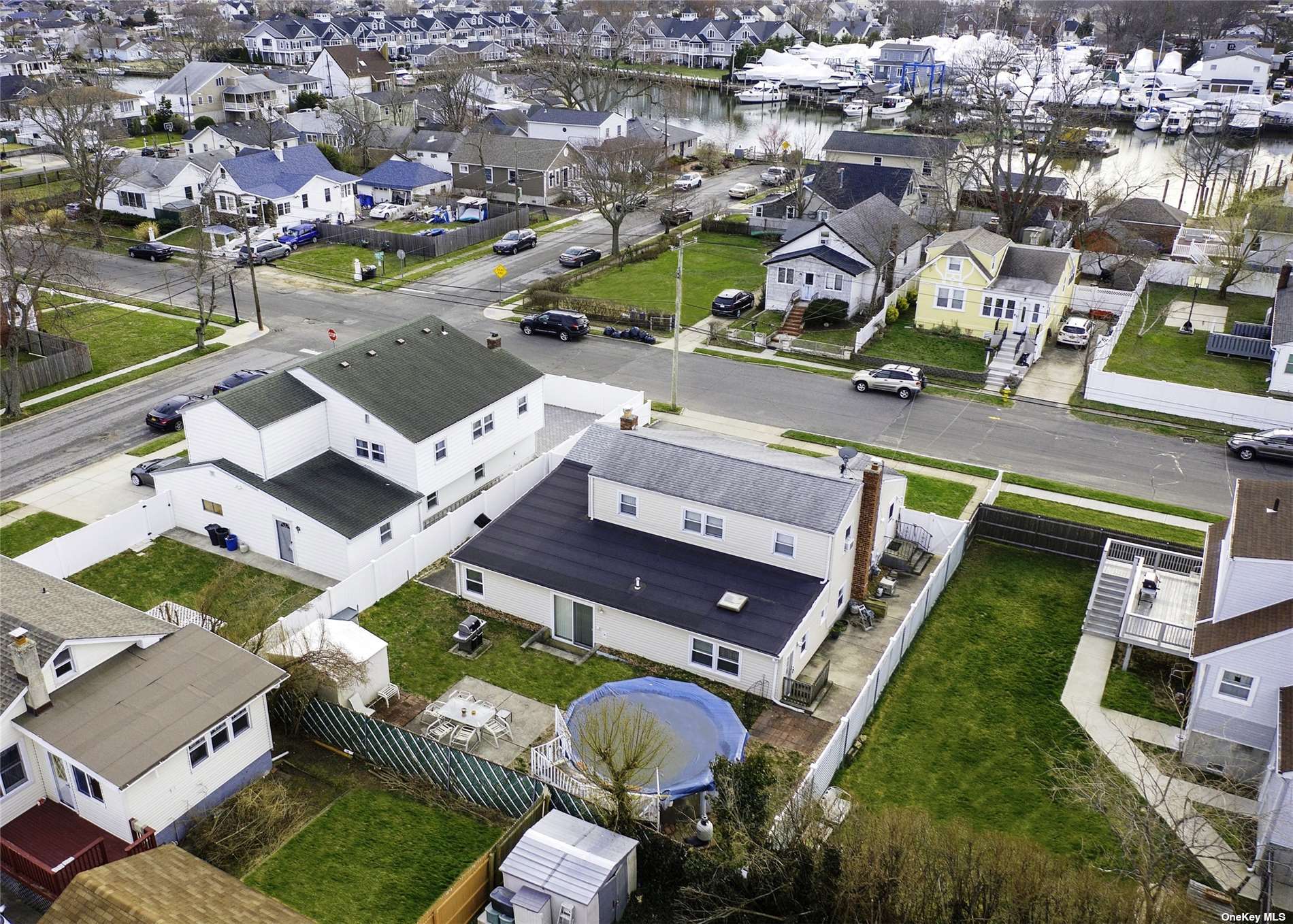 #1 photo, 21 Doges Promenade, Lindenhurst , NY 11757