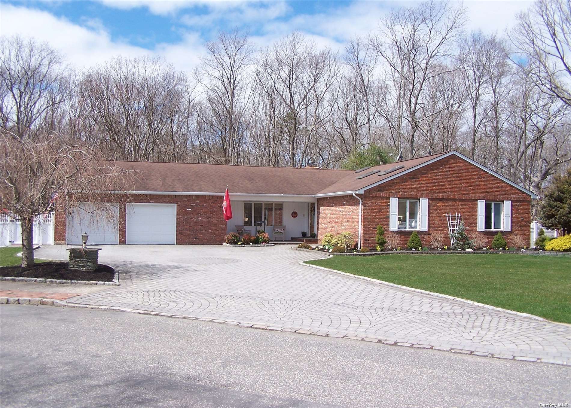 #1 photo, 122 Wexford Drive, Oakdale , NY 11769
