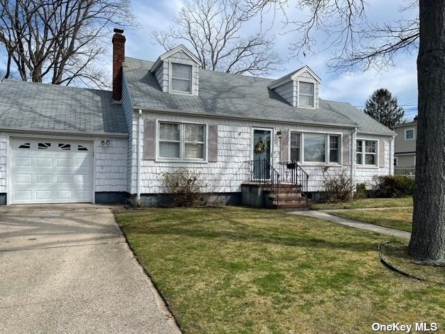#1 photo, 4 Slade Place, Bay Shore , NY 11706