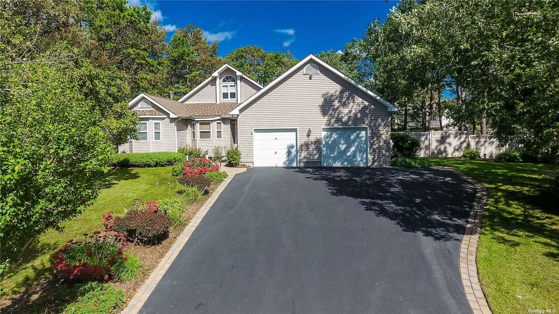 #1 photo, 29 Kathleen Crescent, サフォーク郡 Coram , NY 11727