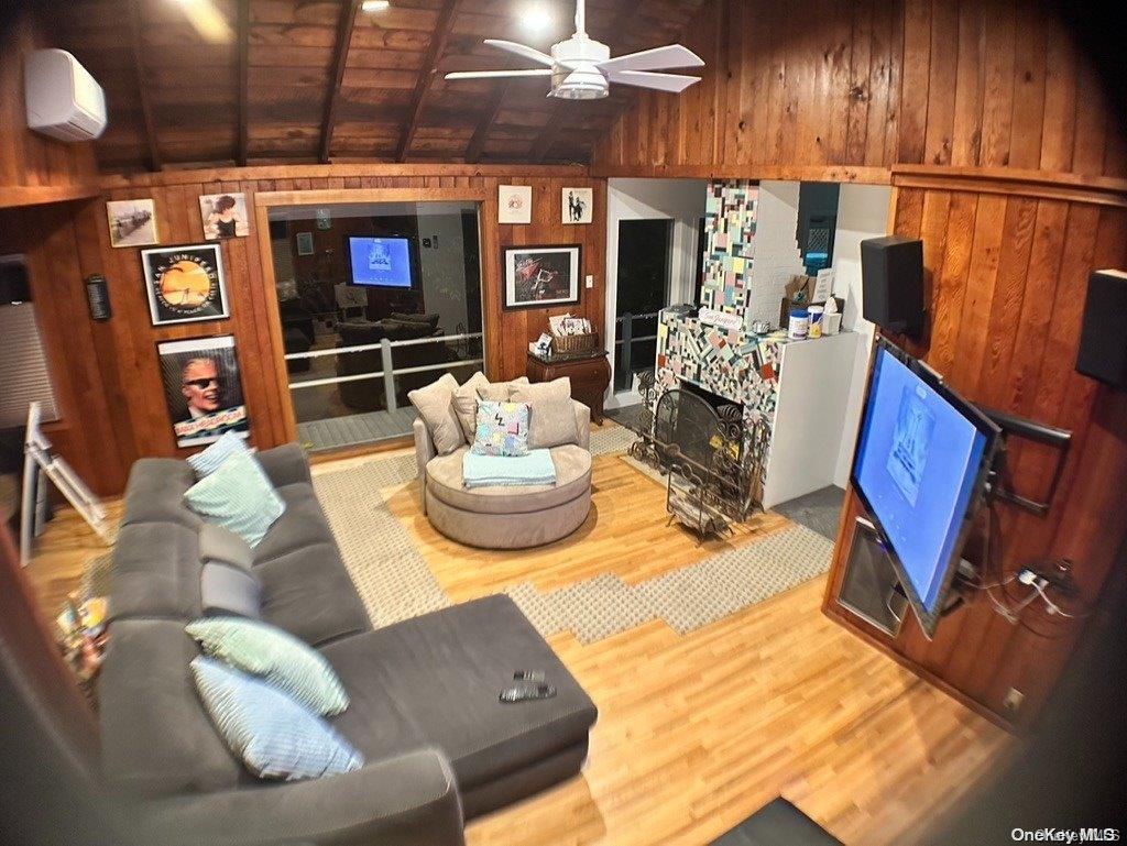 #2 photo, 180 Clipper Road, Ocean Beach , NY 11770