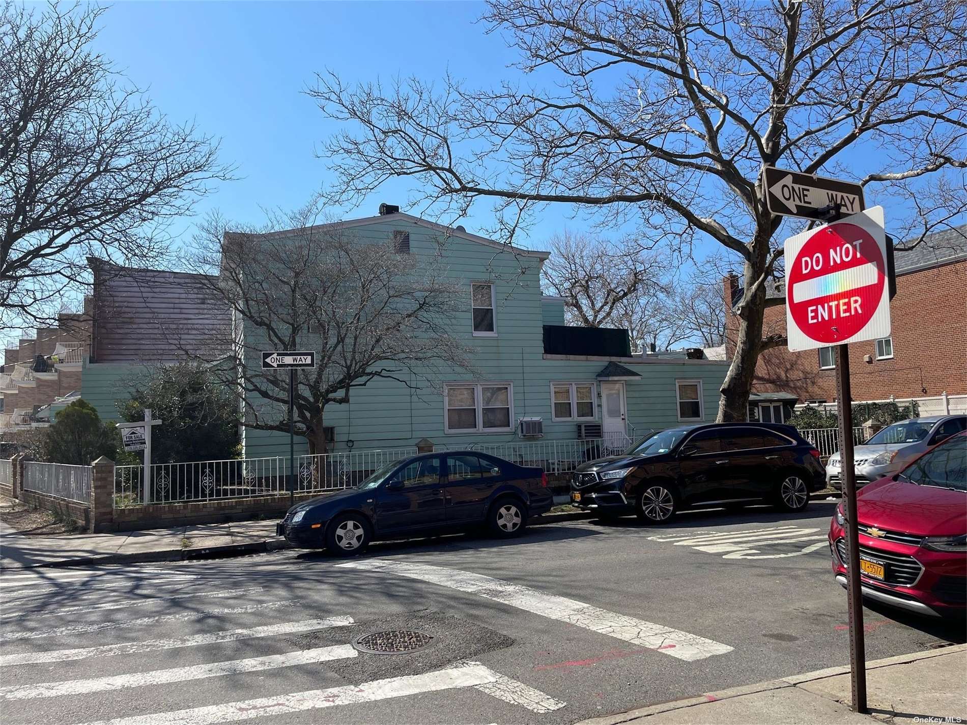 #1 photo, 71-19 Cooper Avenue, 皇后区 Glendale , NY 11385