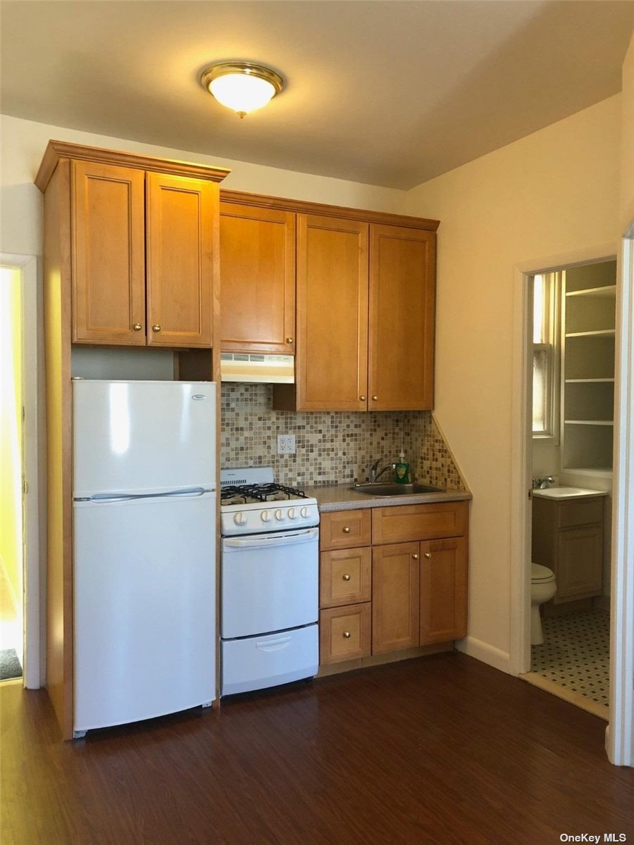 #1 photo, 103-07 Metropolitan Avenue, 뉴욕퀸즈 Forest Hills , NY 11375