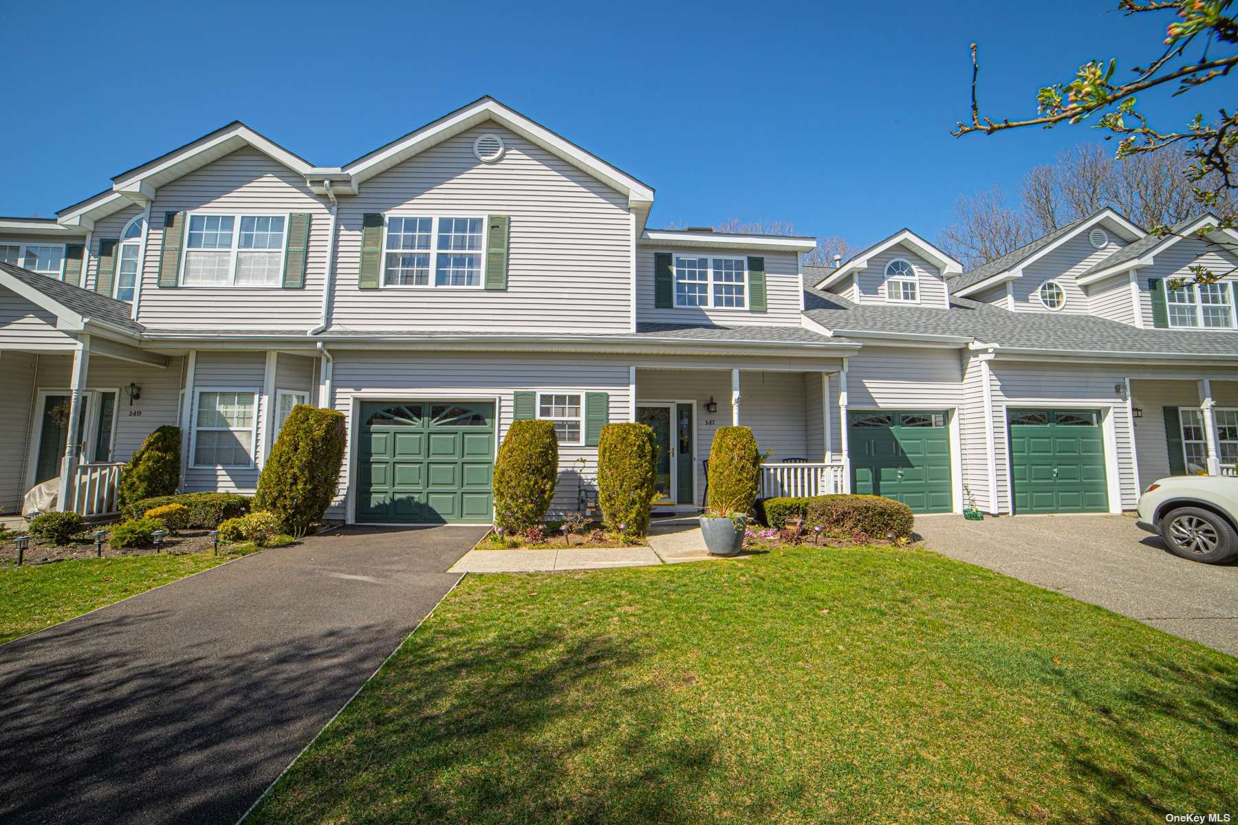 #1 photo, 147 Willow Wood Drive, Саффолк ‖ Oakdale , NY 11769