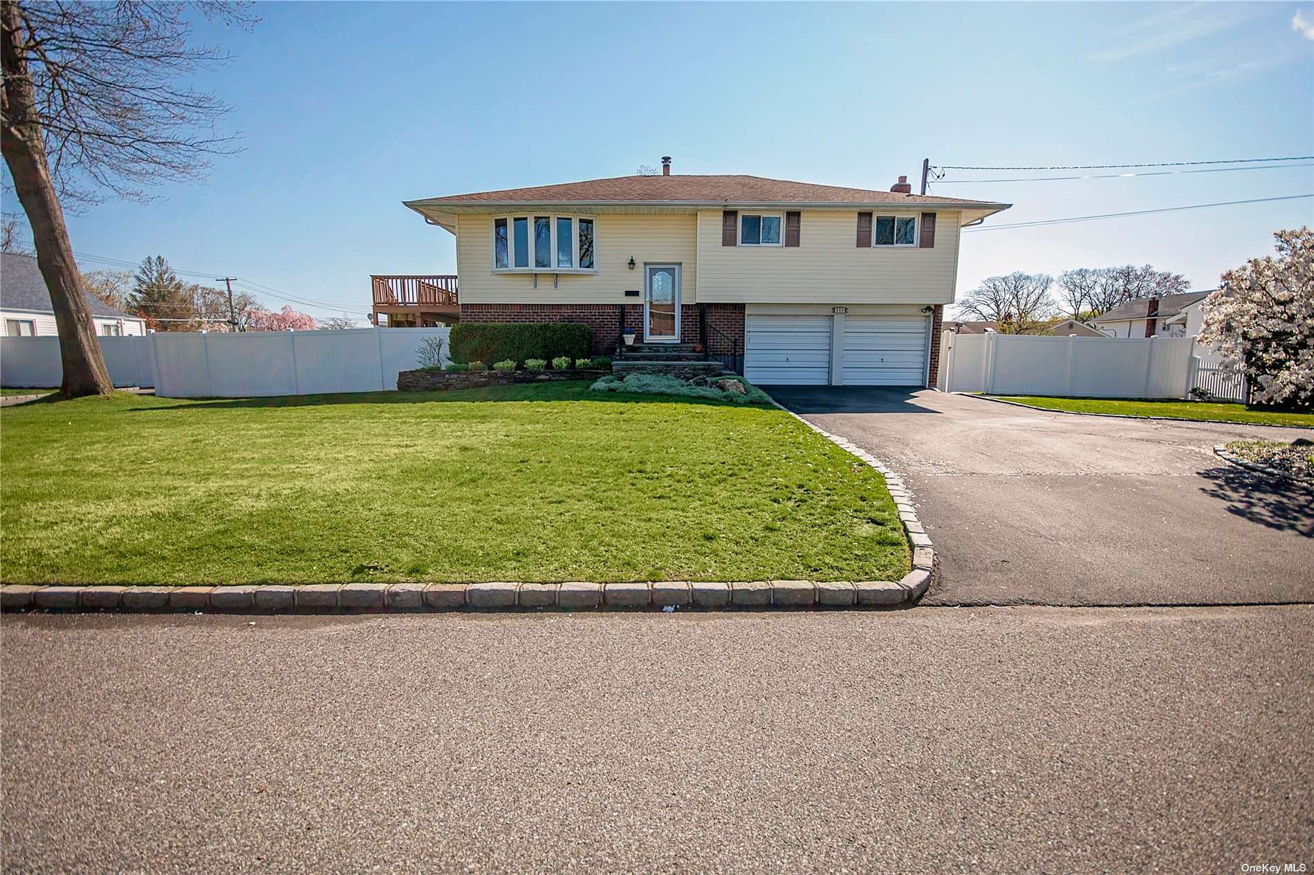 #1 photo, 119 W 5th Street, サフォーク郡 Deer Park , NY 11729