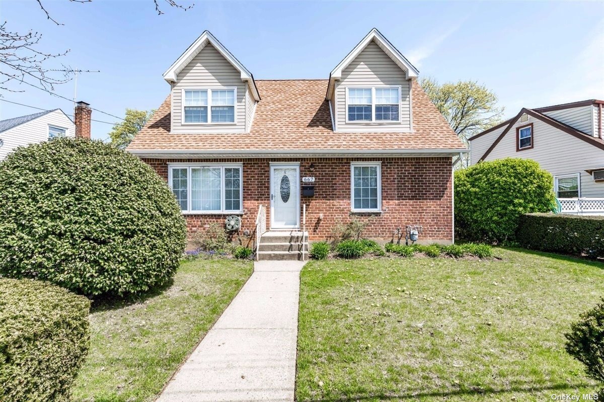 #1 photo, 667 Martin Drive, ナッソー郡 Uniondale , NY 11553