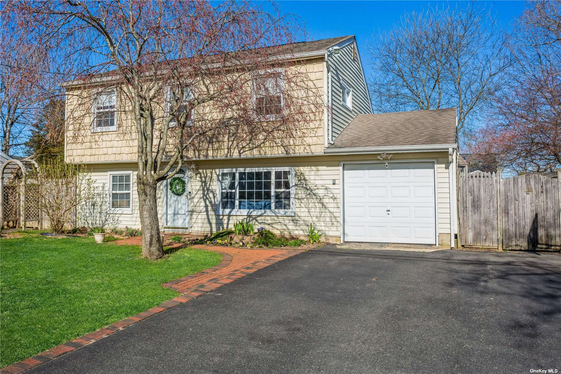 #1 photo, 4 Huron Street, Port Jefferson Station , NY 11776