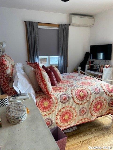 #6 photo, 736 Ocean Breeze, Ocean Beach , NY 11770