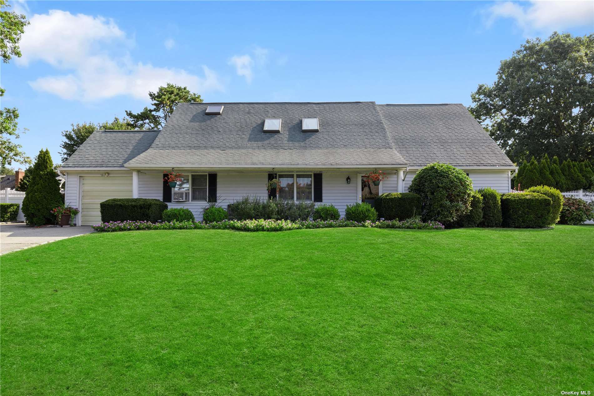 #1 photo, 233 Oakland Avenue, Miller Place , NY 11764