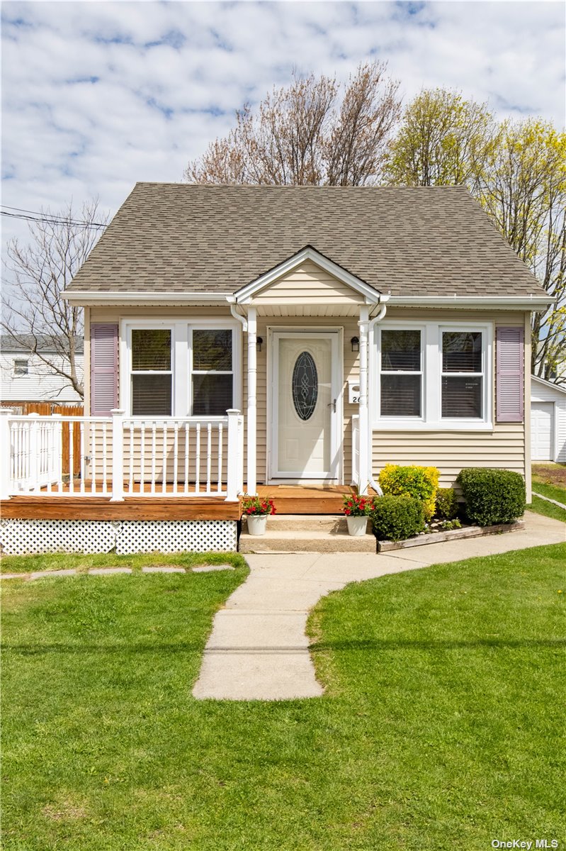 #1 photo, 26 Mound Street, Lindenhurst , NY 11757