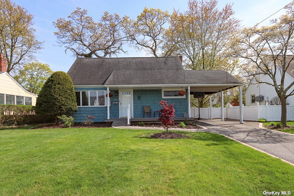 #1 photo, 72 Greenwood Drive, מחוז סאפוק North Babylon , NY 11703