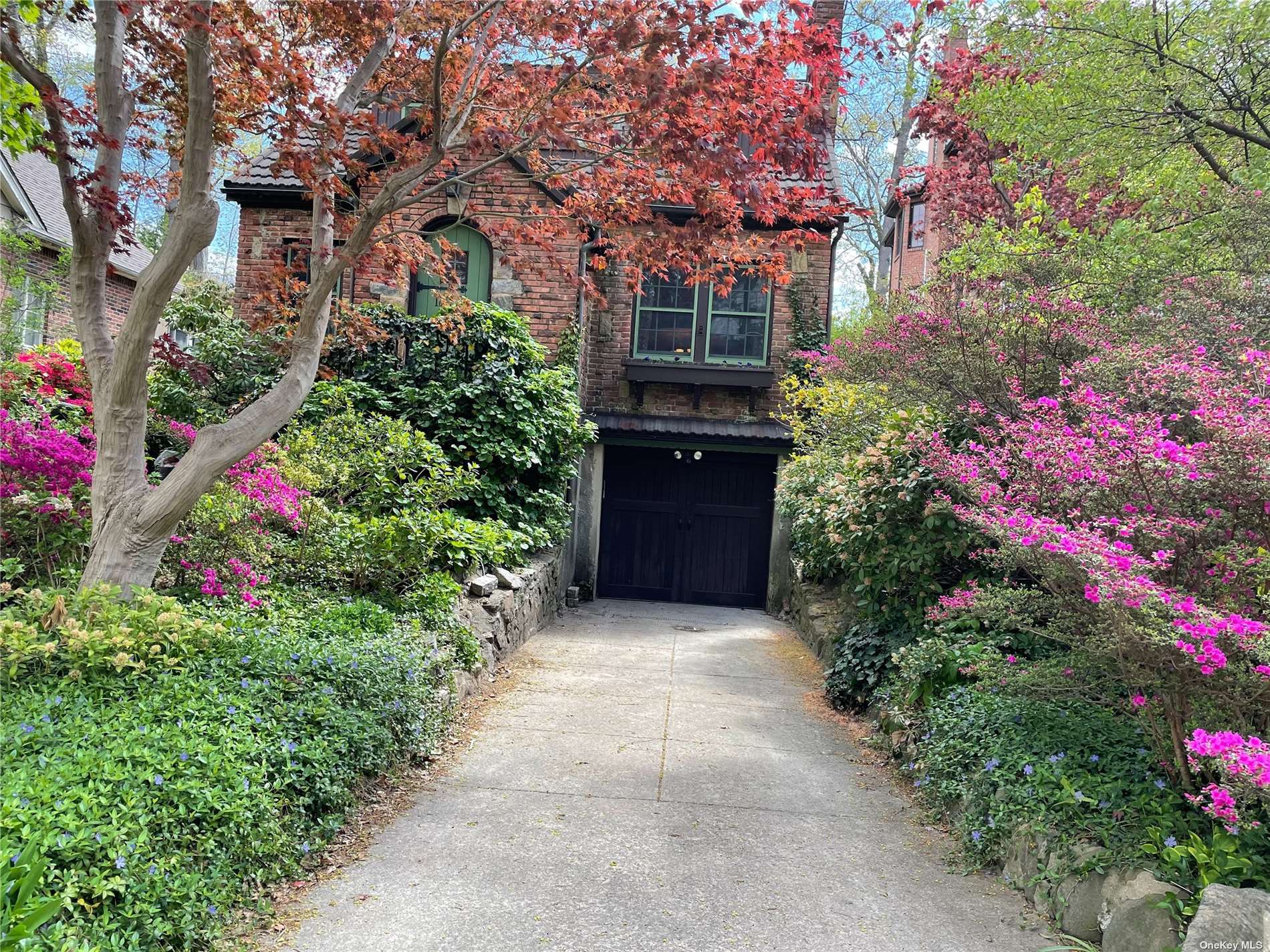 #1 photo, 180-34 Aberdeen Road, クイーンズ区 Jamaica Estates , NY 11432