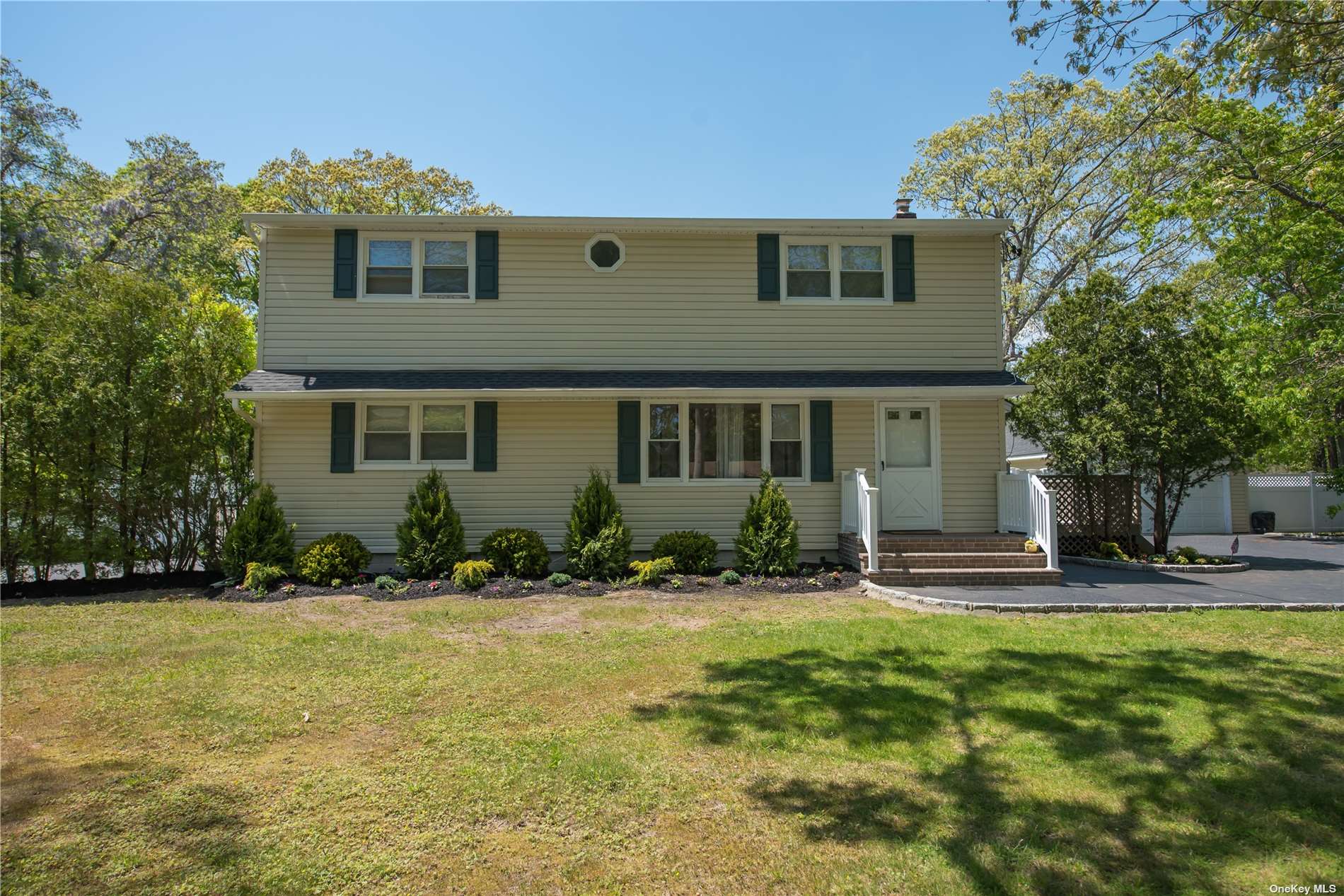 #1 photo, 122 Mayfield Drive, Mastic Beach , NY 11951