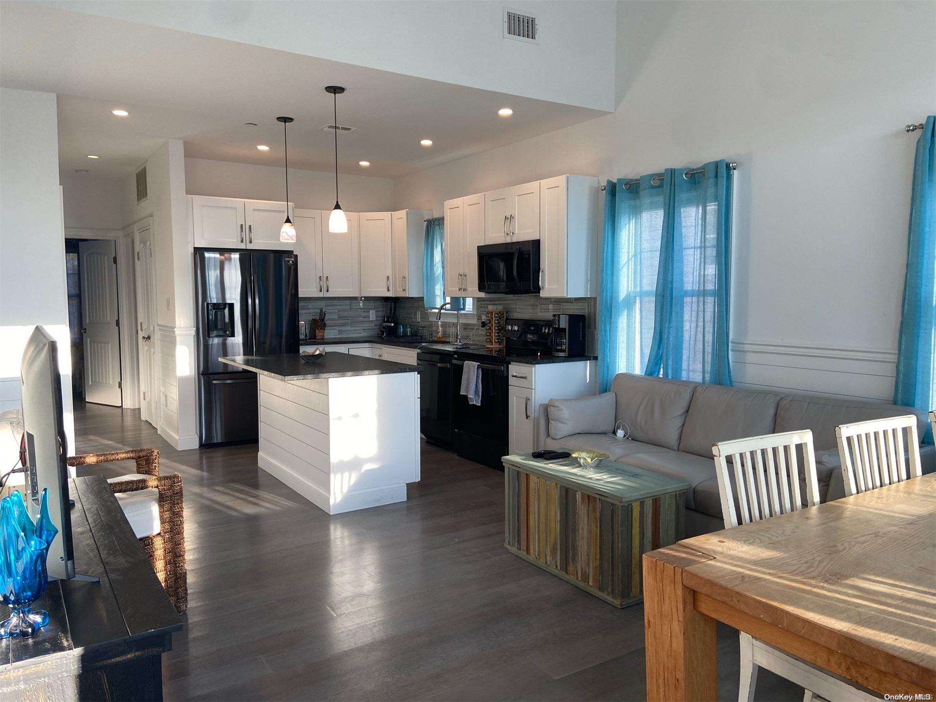 #13 photo, 343 Dehnhoff, Ocean Beach , NY 11770