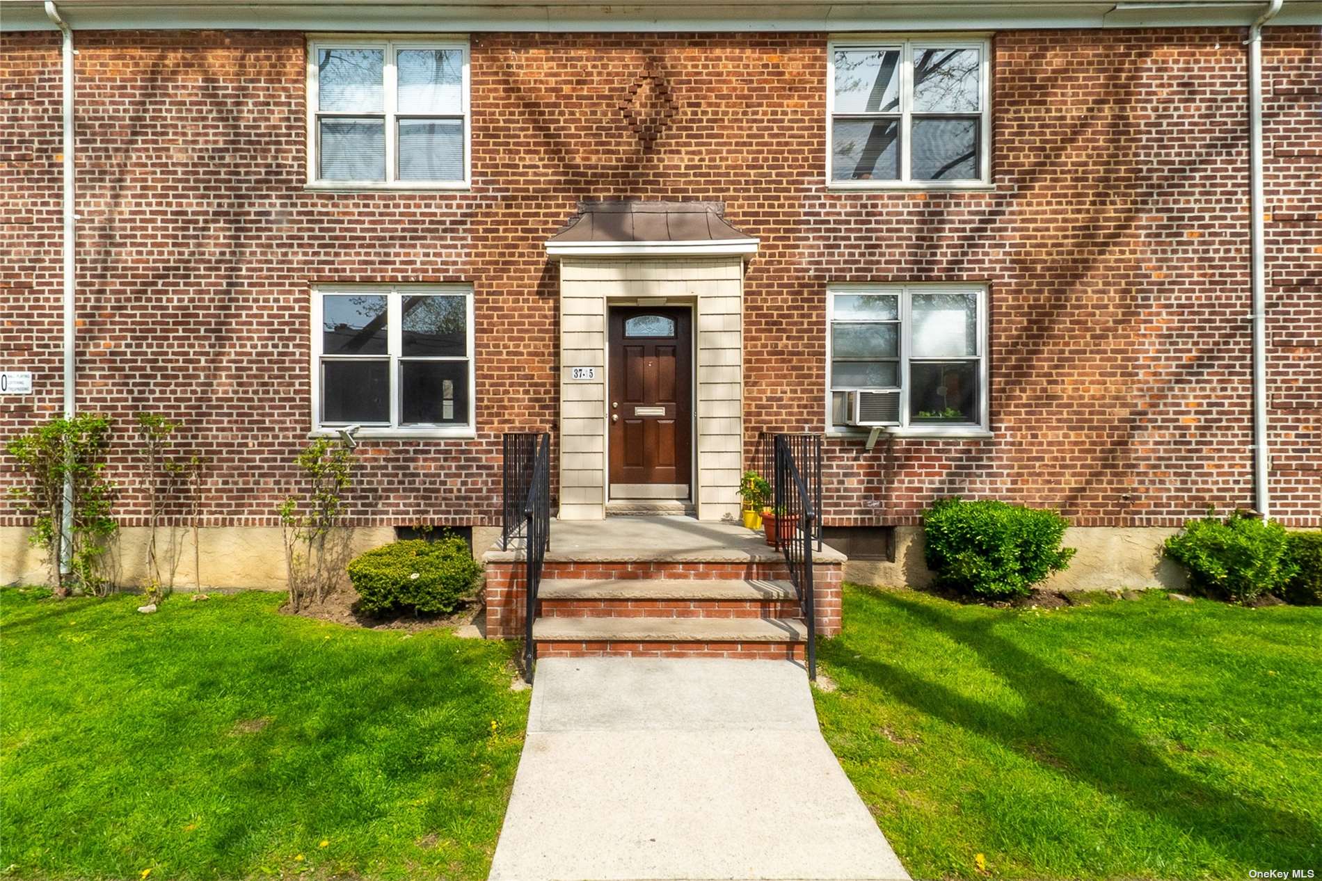 #1 photo, 37-15 195 Street, Flushing , NY 11358
