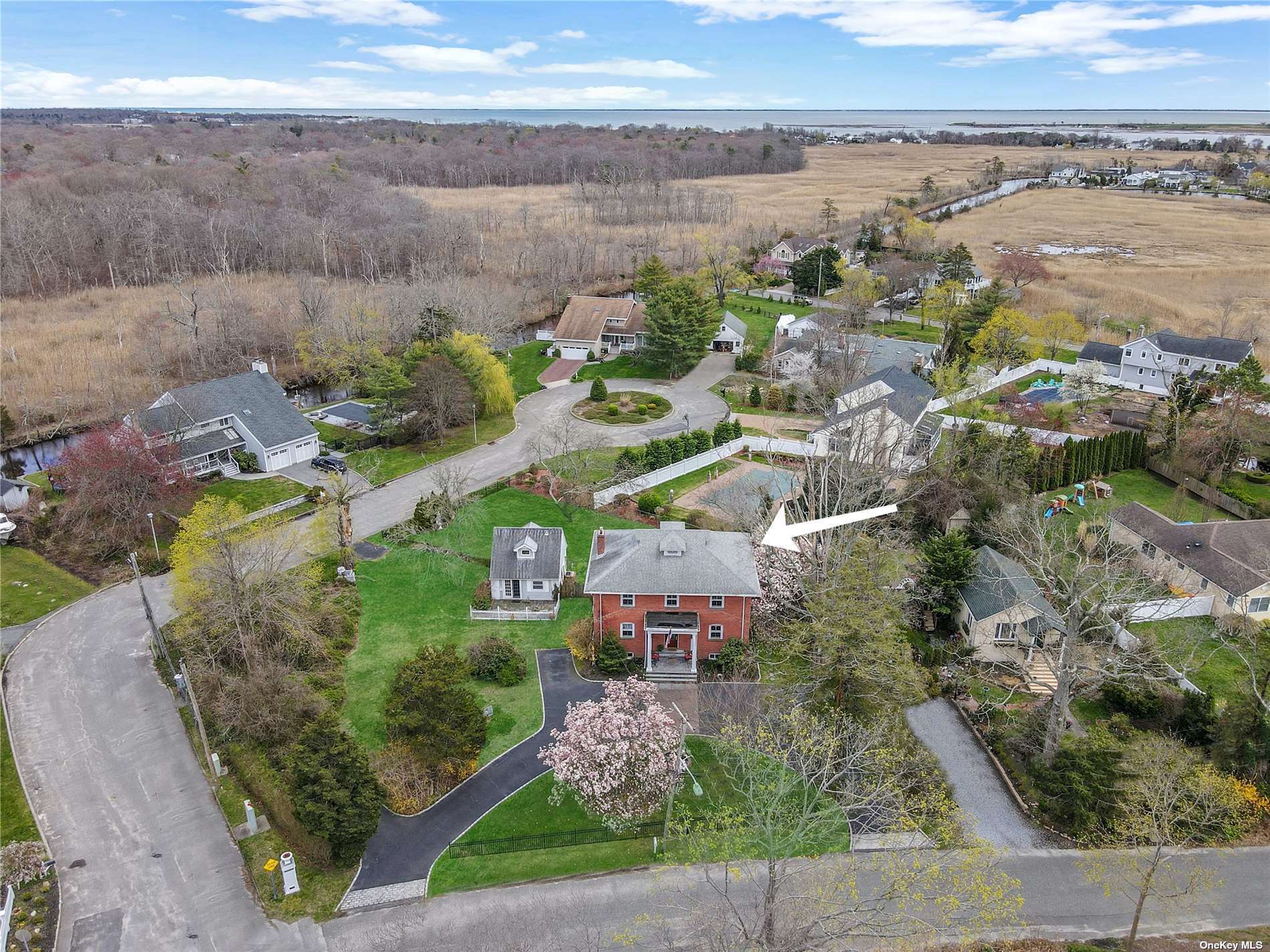 #1 photo, 37 Hollywood Drive, 东长岛 Oakdale , NY 11769