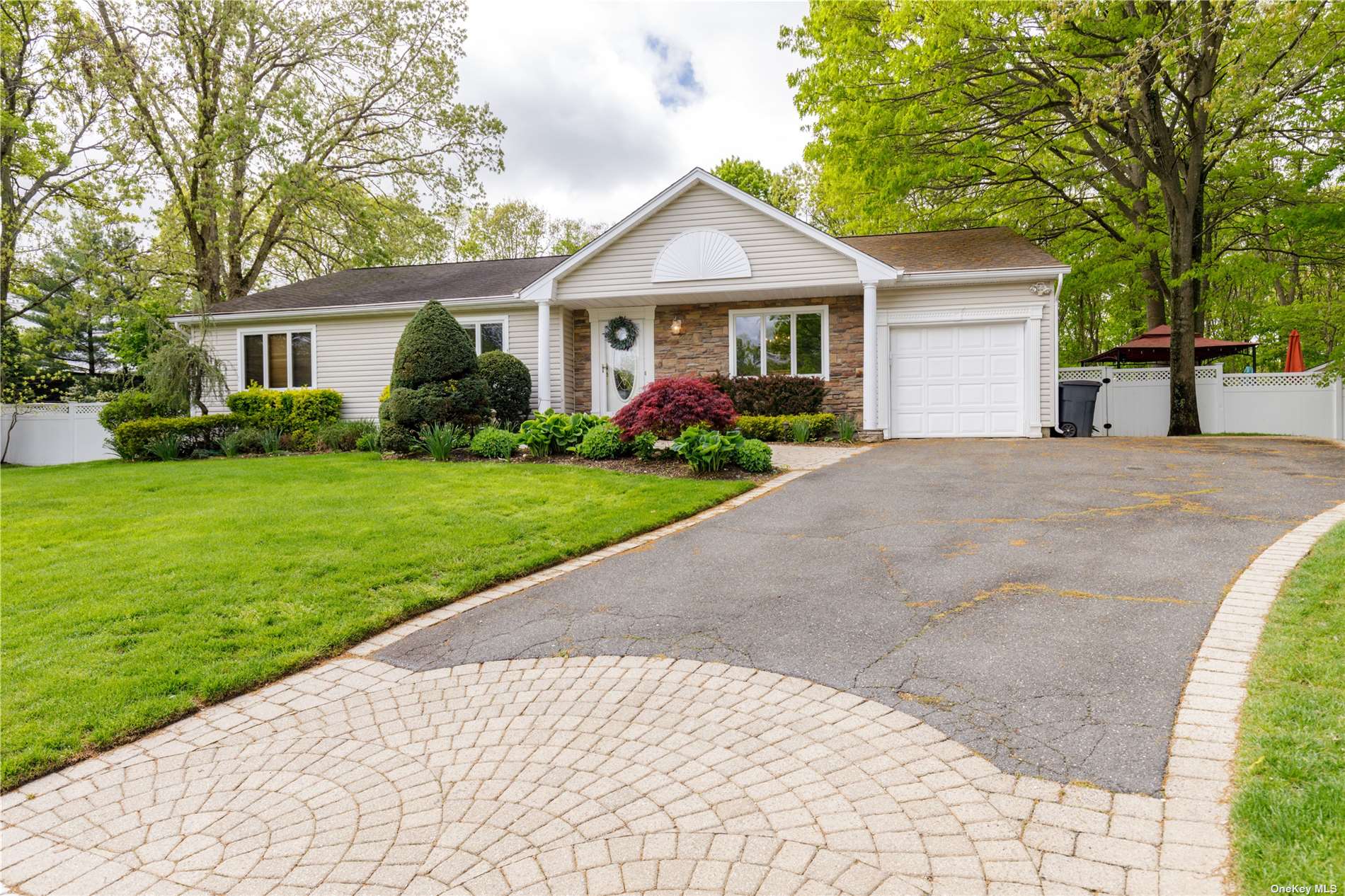#1 photo, 12 Millbrook Court, Dix Hills , NY 11746