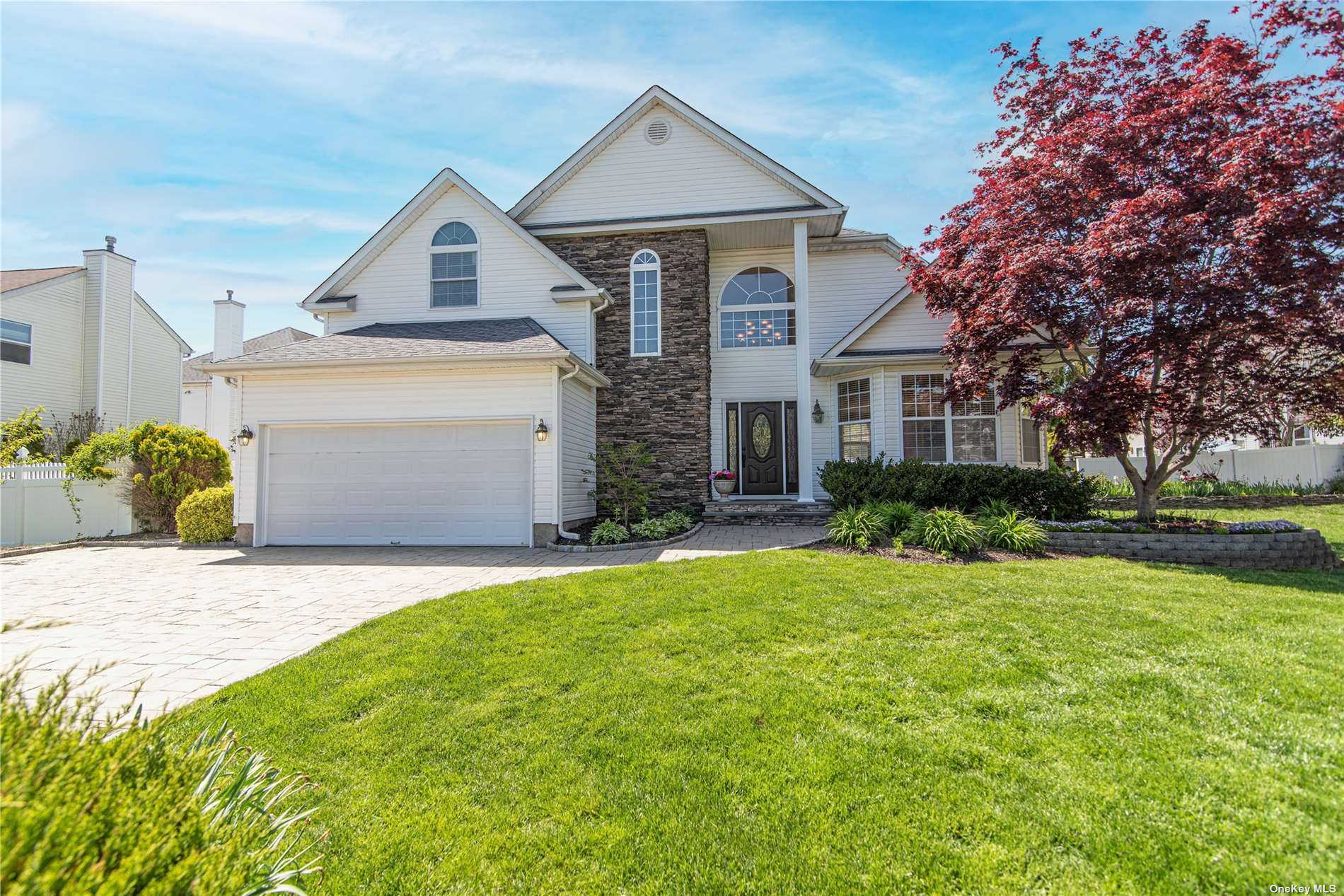 #1 photo, 18 Hickory Hill Drive, Holtsville , NY 11742