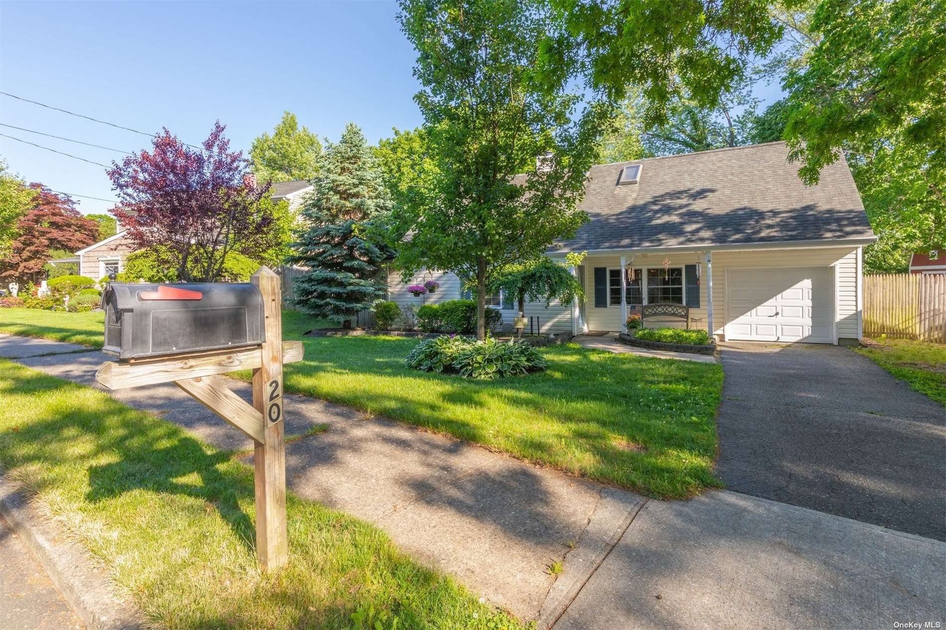 #1 photo, 20 Seneca Place, 東長島 Selden , NY 11784