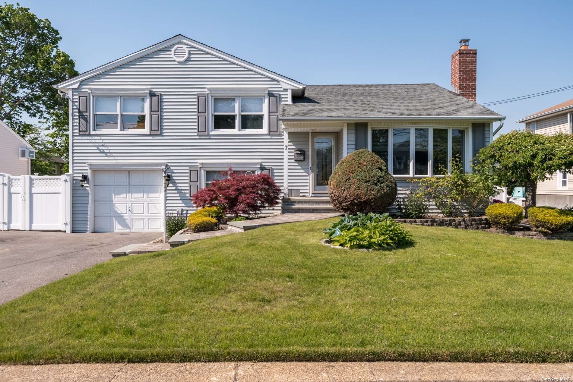 #1 photo, 7 Meadow Road, Massapequa Park , NY 11762