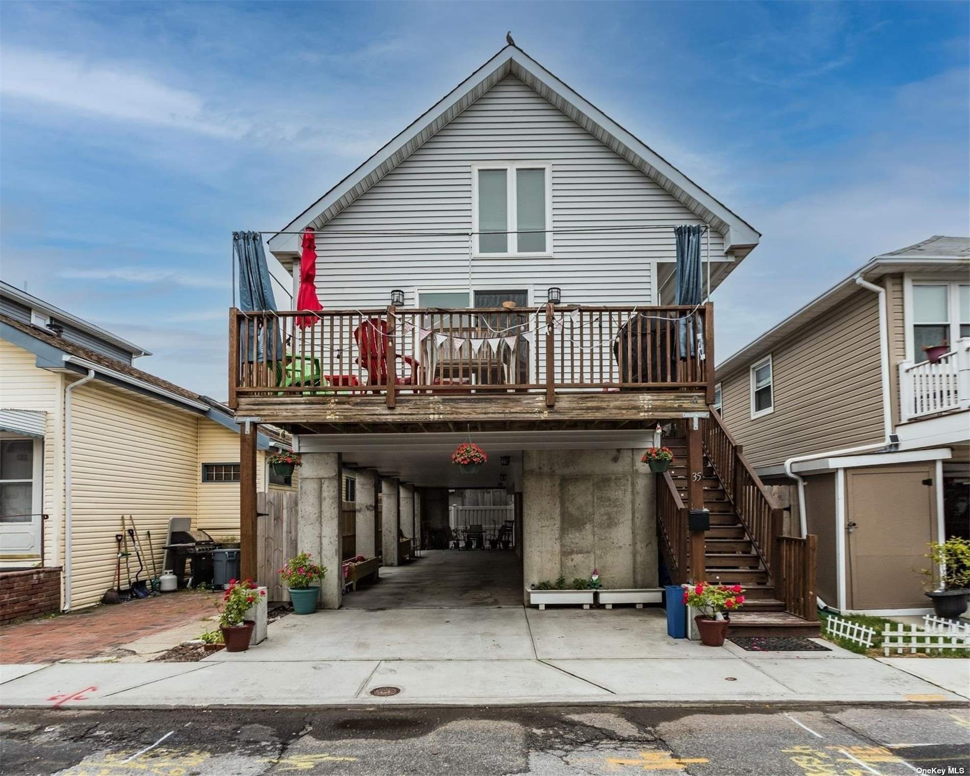 #1 photo, 35 Alabama Street, ナッソー郡 Long Beach , NY 11561