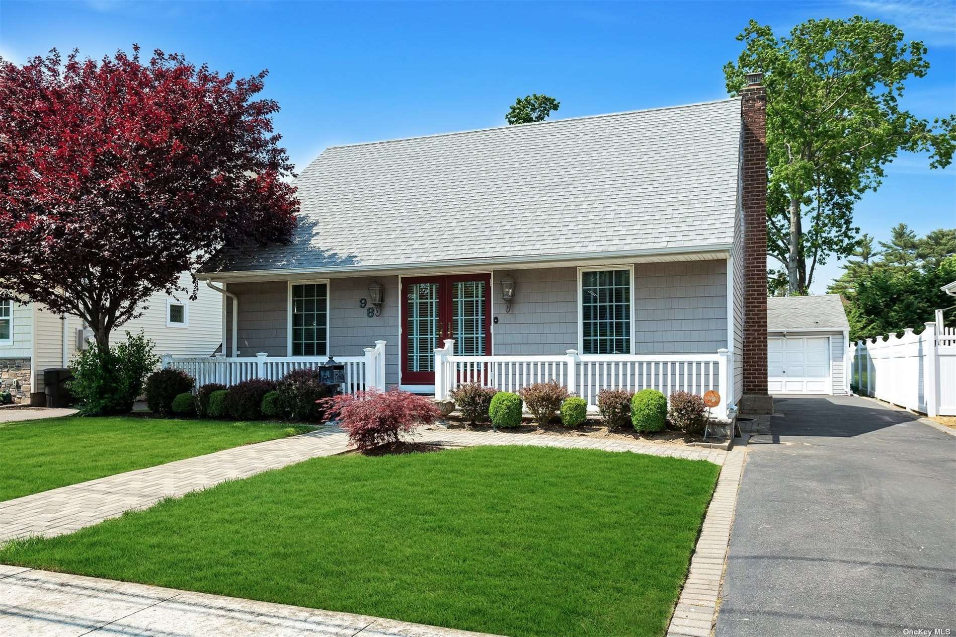 #1 photo, 98 Cameron Avenue, ナッソー郡 Merrick , NY 11566