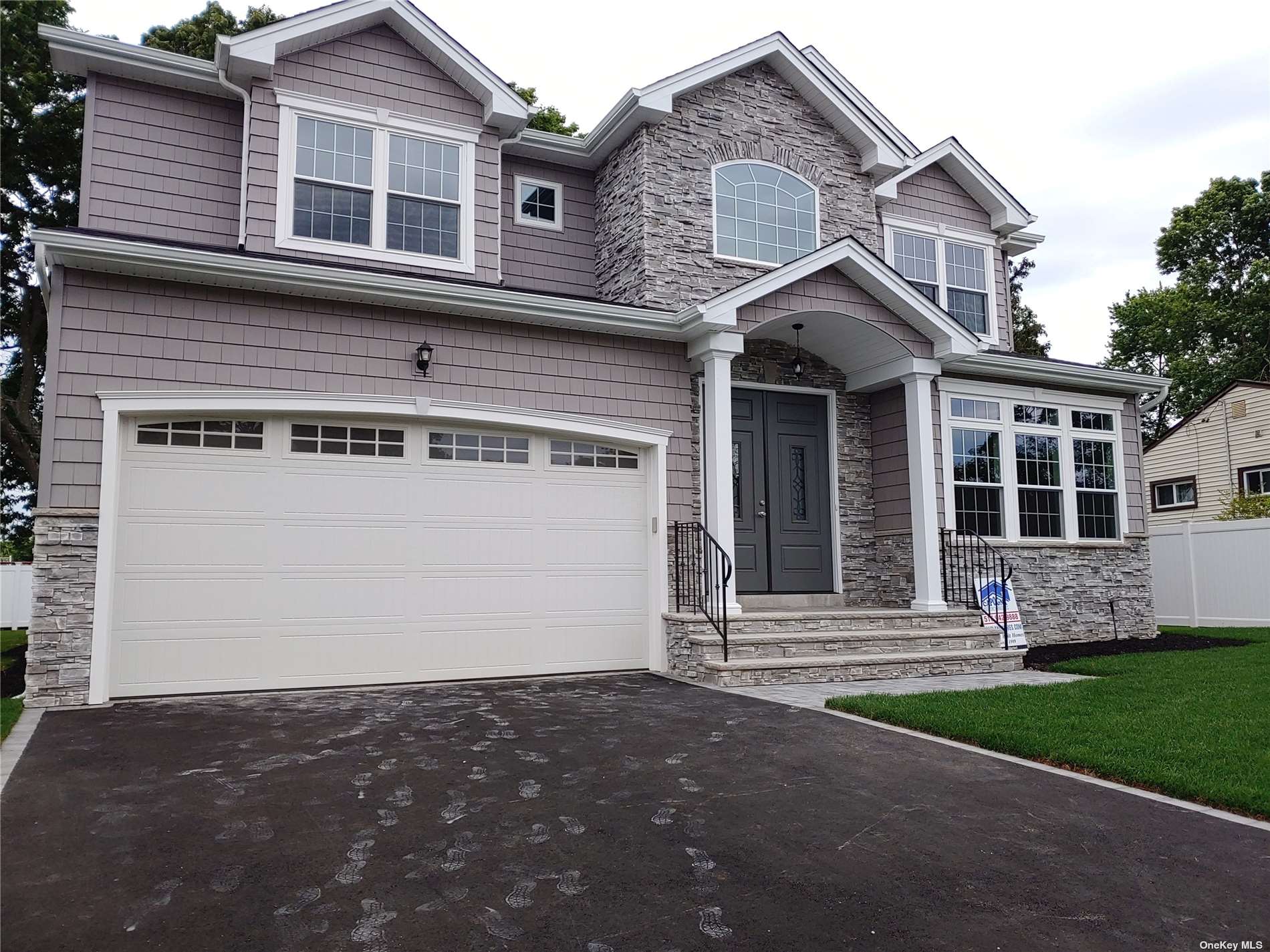 #1 photo, 666 Richmond Road, ناسو East Meadow , NY 11554