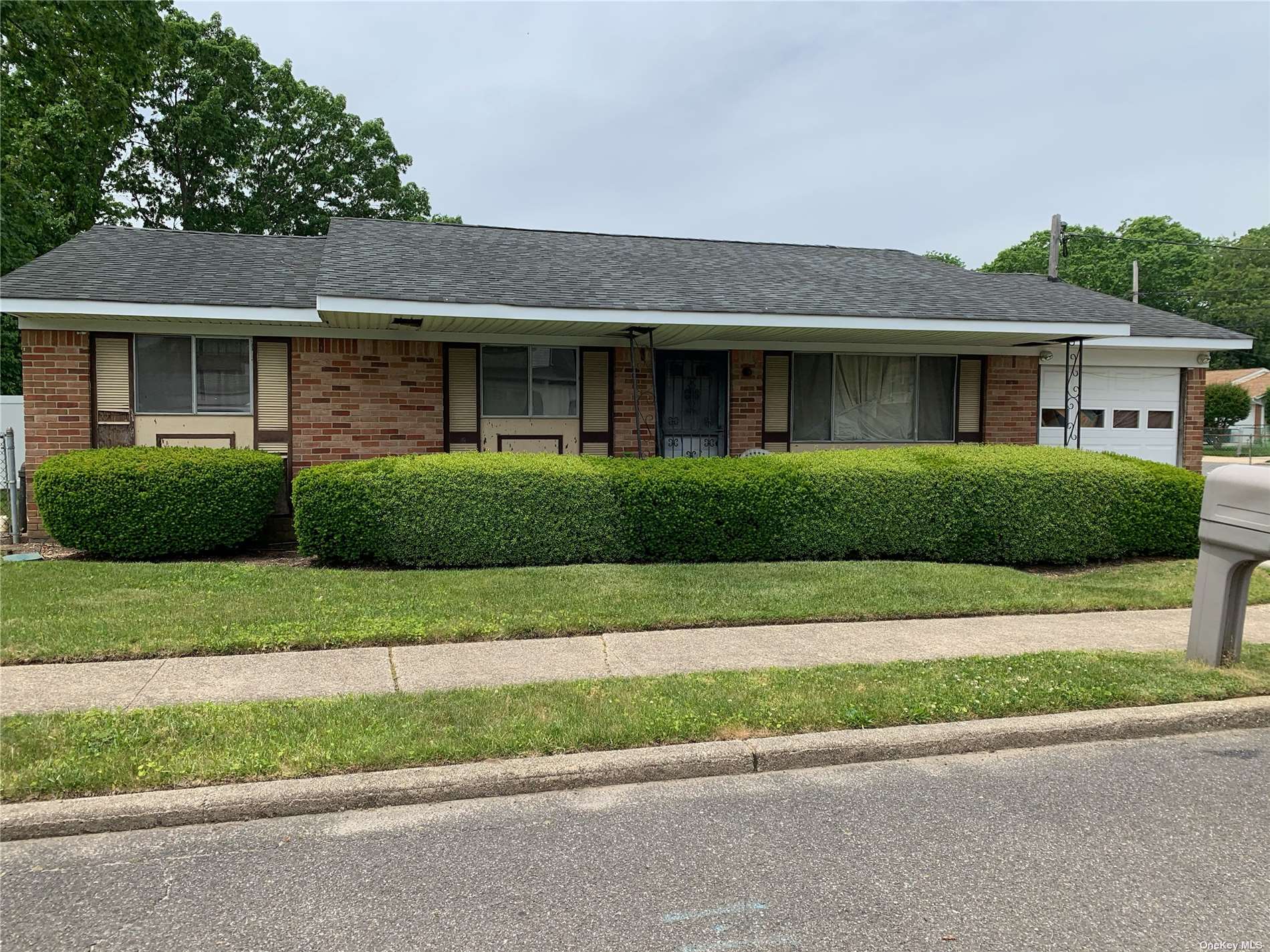 #1 photo, 20 Cahill Street, Amityville , NY 11701