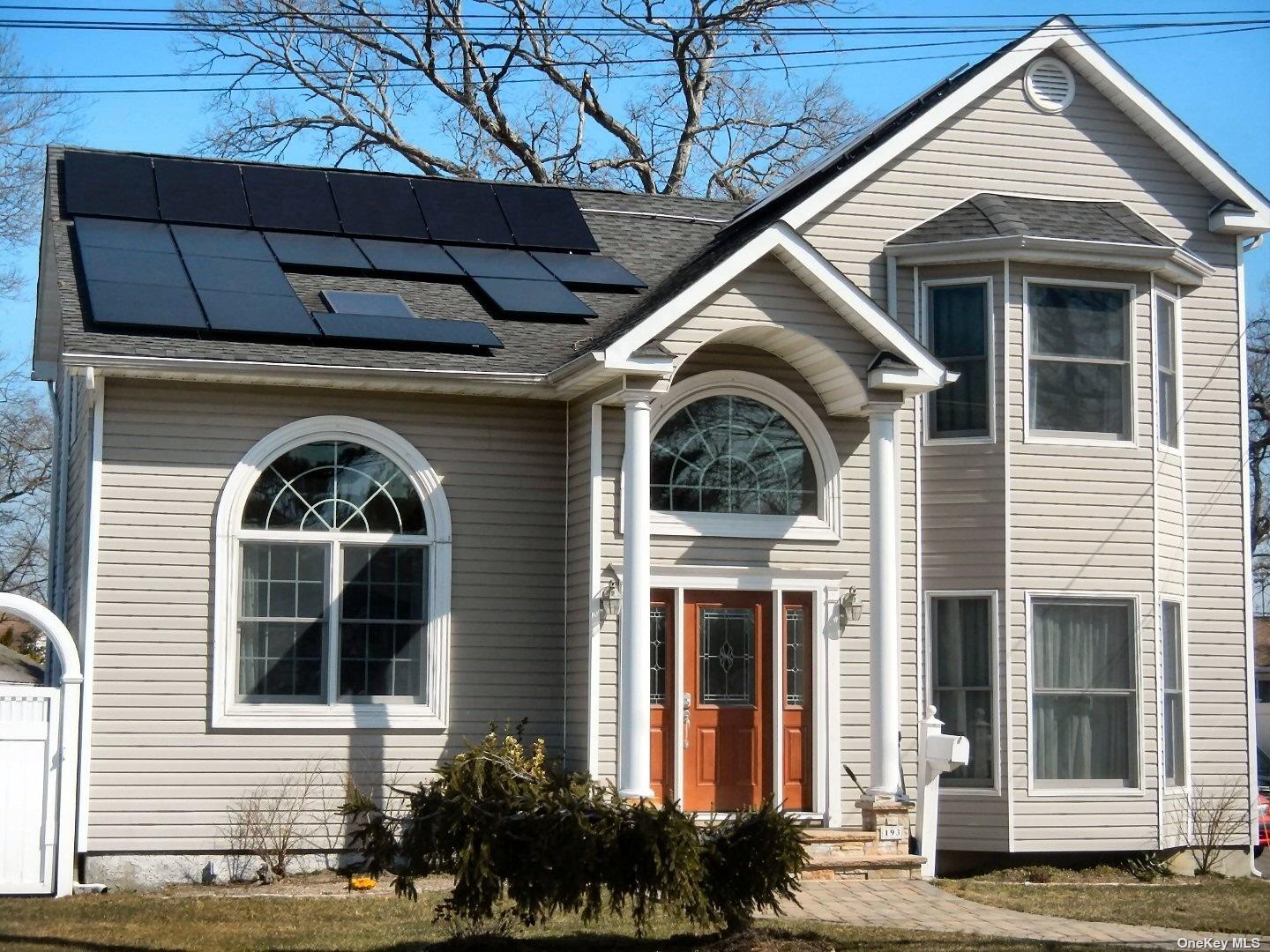 #1 photo, 193 Arnold Avenue, West Babylon , NY 11704