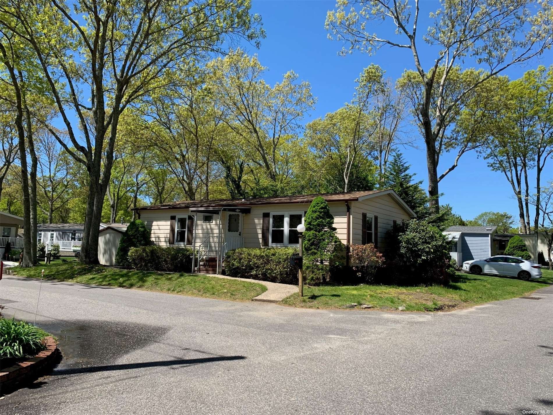 #1 photo, 1661-115 Old Country Road, Riverhead , NY 11901