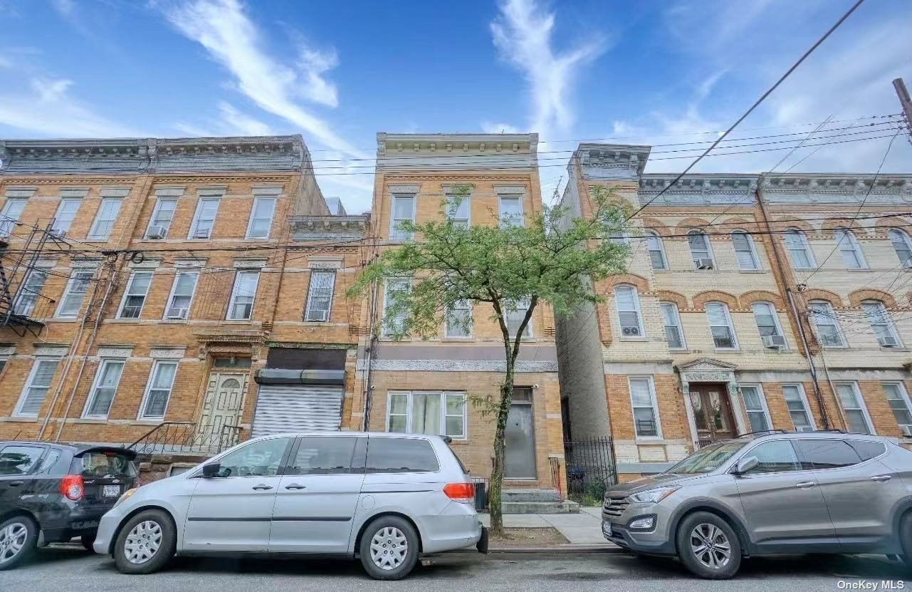 #1 photo, 18-17 Woodbine Street, クイーンズ区 Flushing , NY 11385