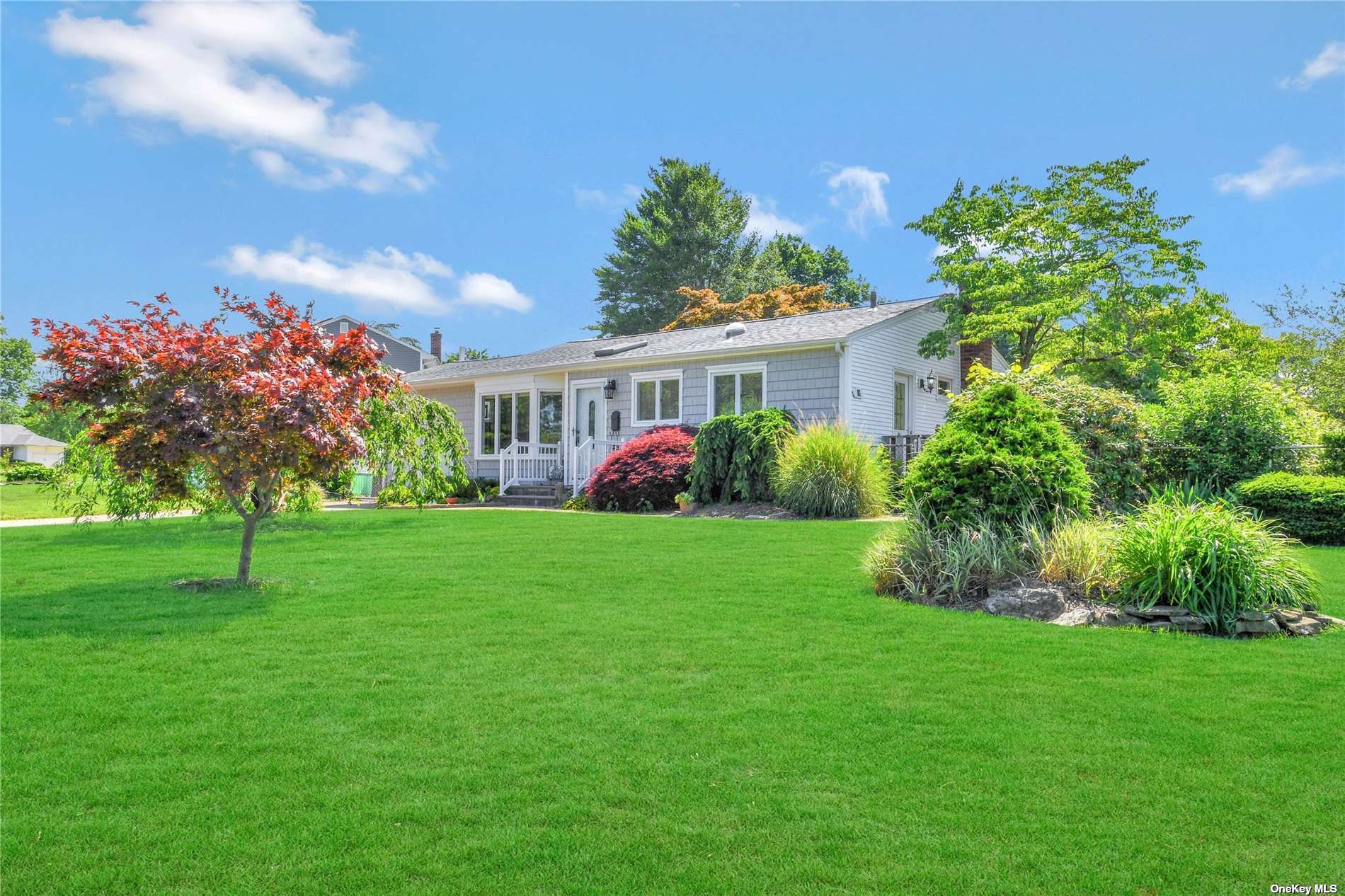 #1 photo, 38 Gaymor, Commack , NY 11725