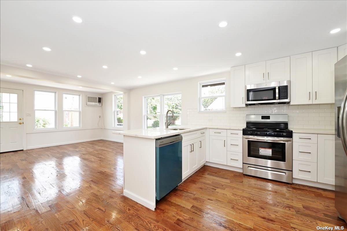 #1 photo, 119 Kingston Avenue, Floral Park , NY 11001