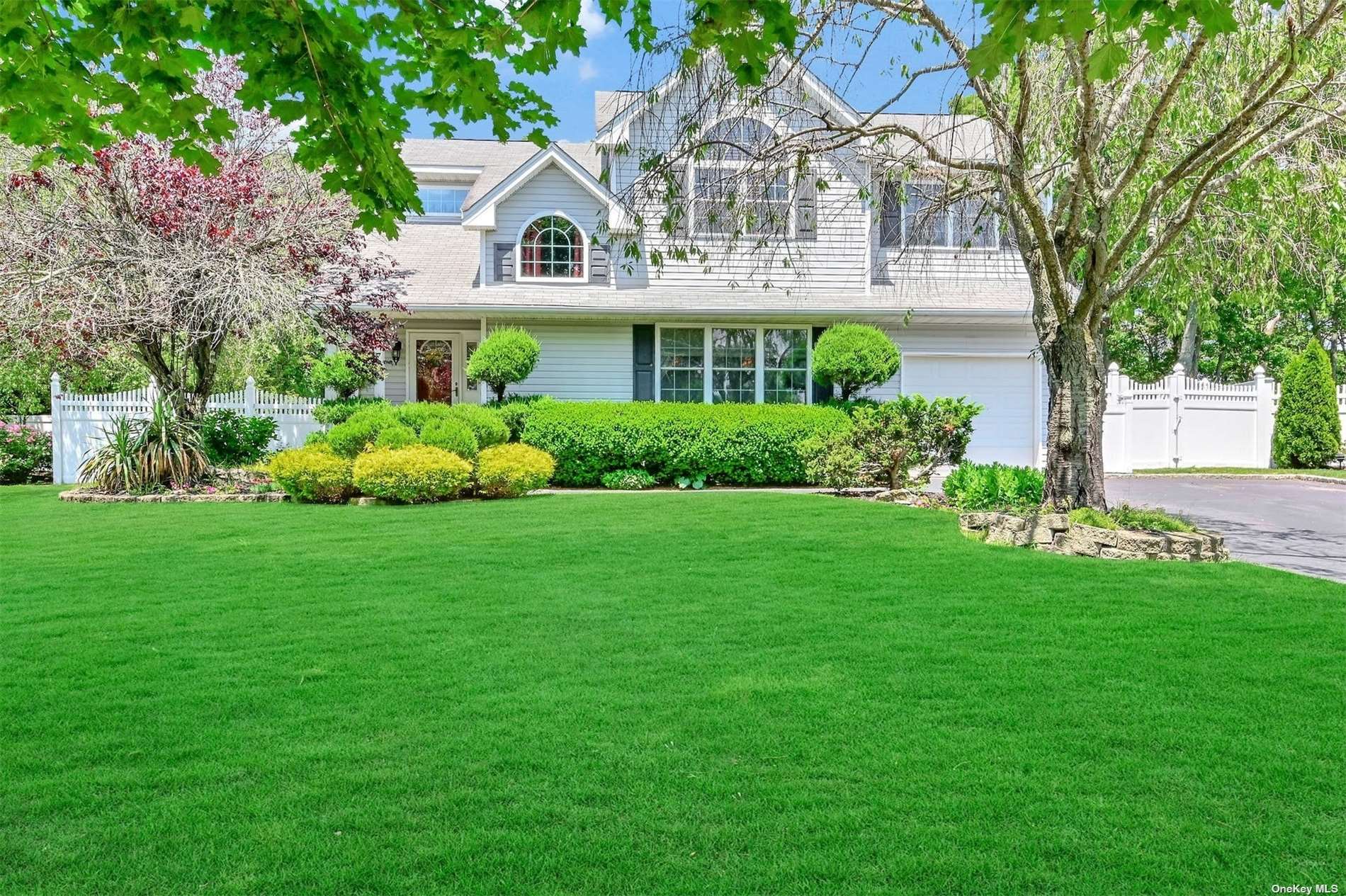 #1 photo, 7 Cameron Court, Commack , NY 11725