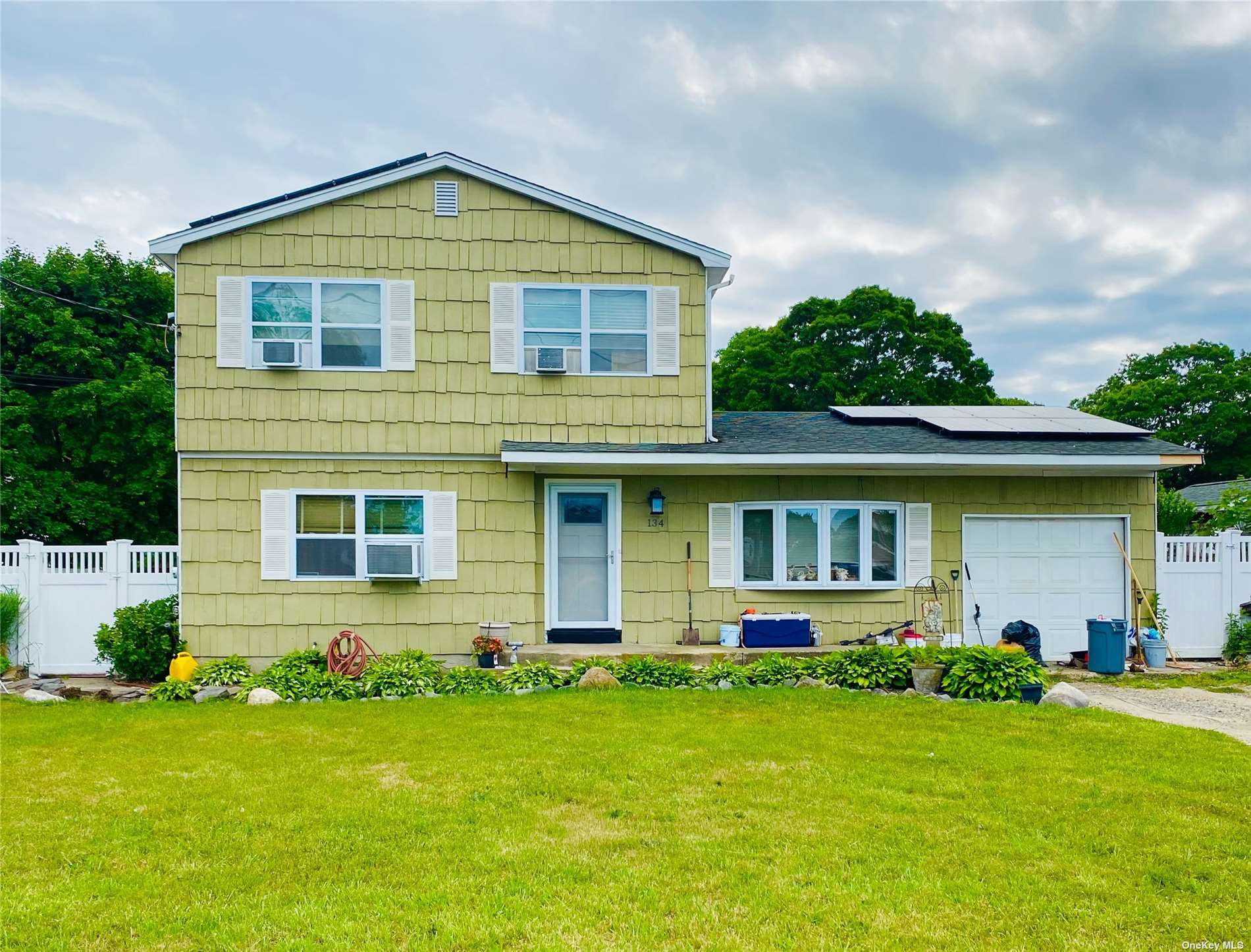 #1 photo, 134 Lexington Road, מחוז סאפוק Shirley , NY 11967