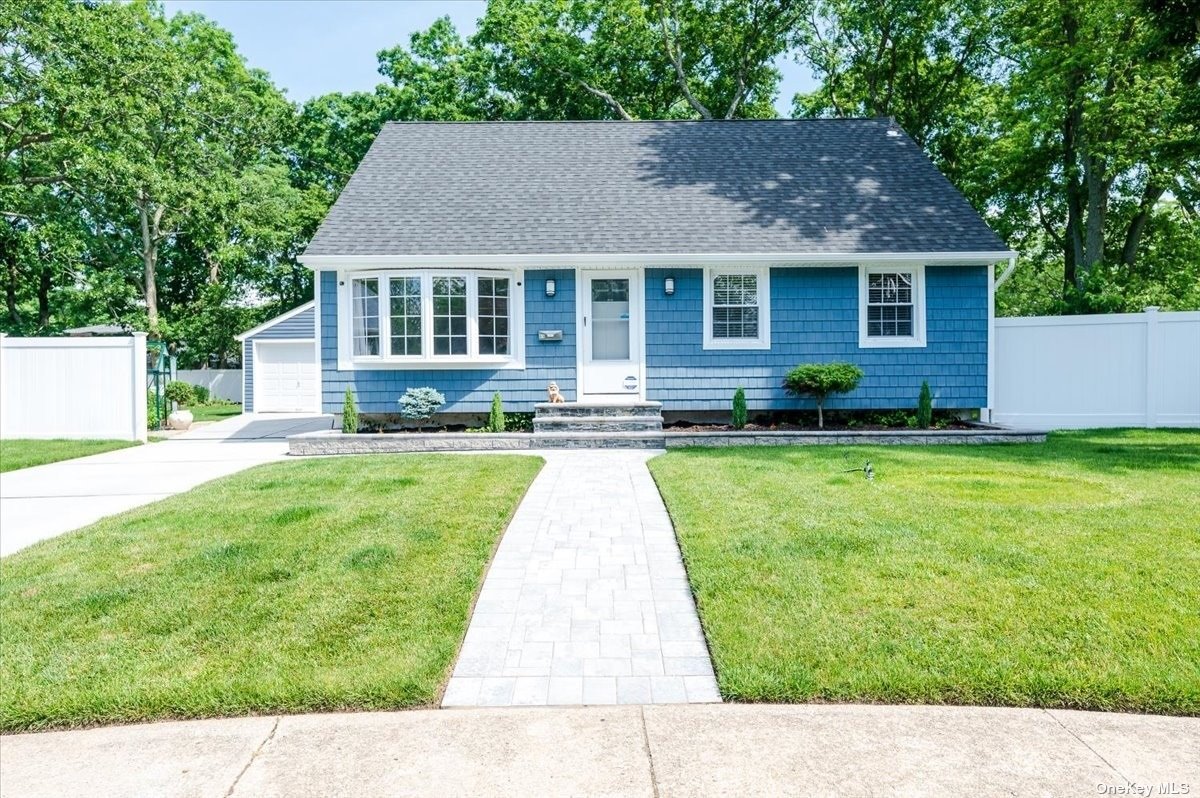 #1 photo, 65 Ronald Drive, 東長島 Amityville , NY 11701