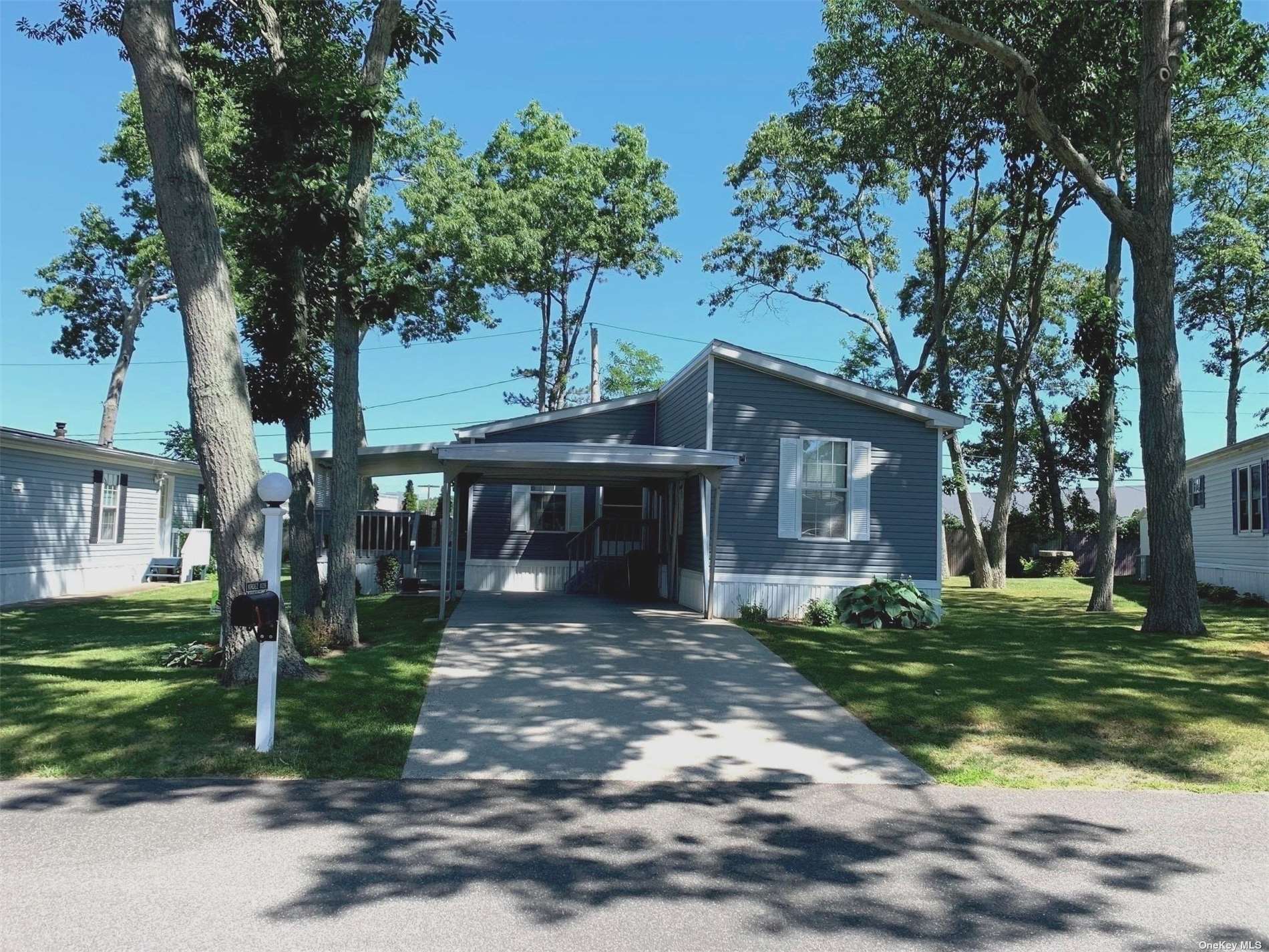 #1 photo, 1661-236 Old Country Road, Riverhead , NY 11901