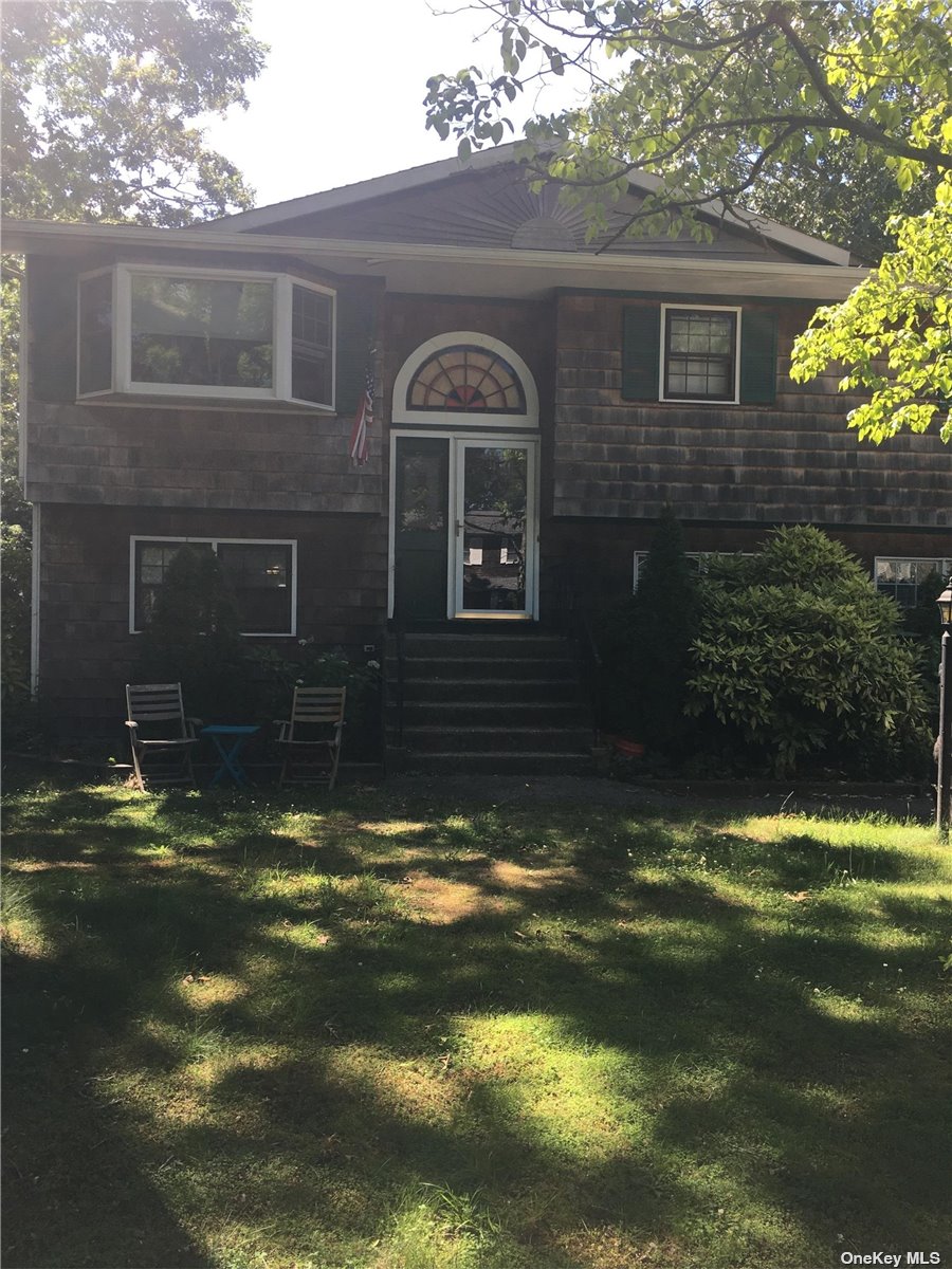 #1 photo, 30 Holiday Boulevard, サフォーク郡 Center Moriches , NY 11934