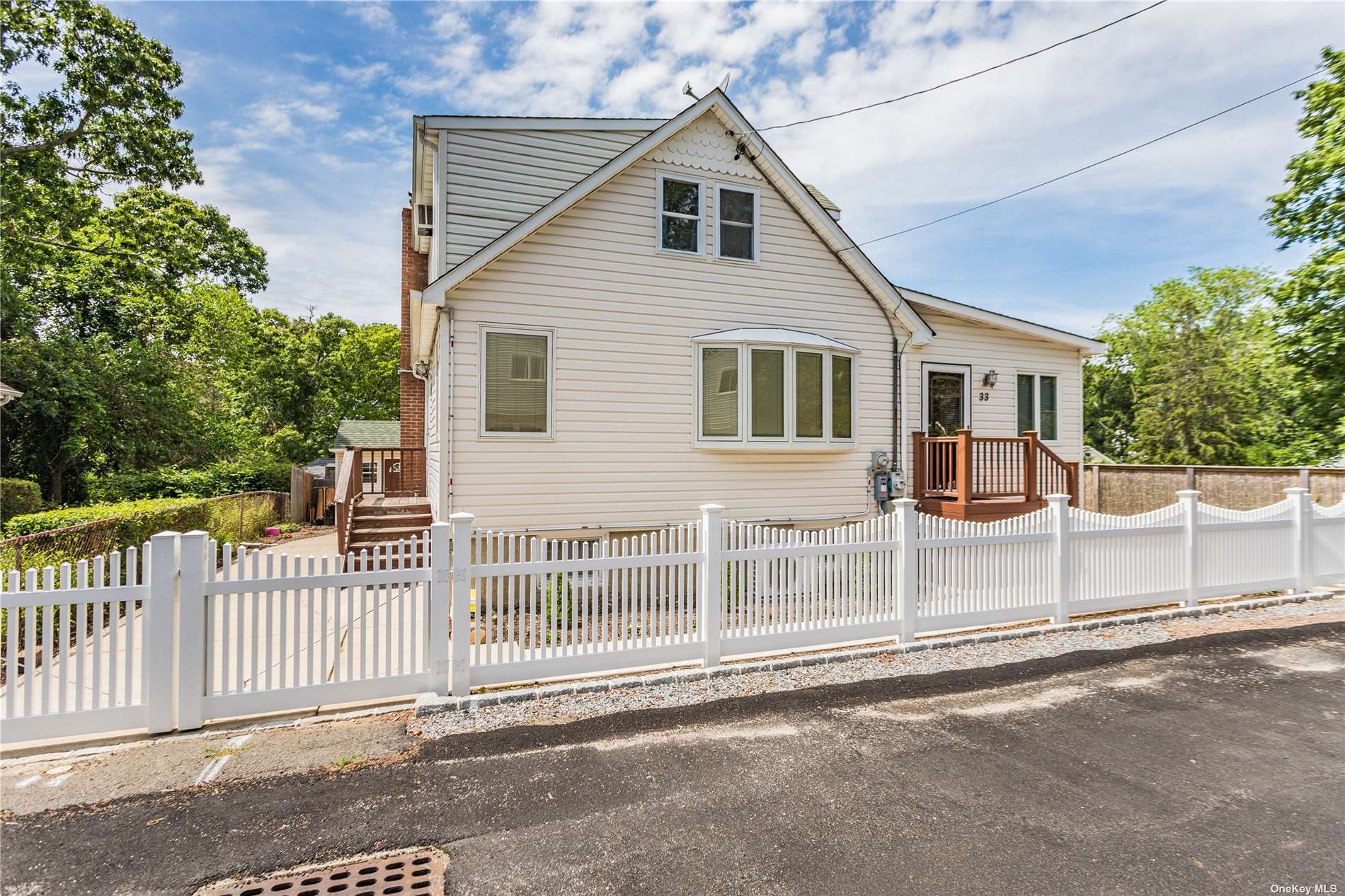 #1 photo, 33 Juniper Road, سوفولك Rocky Point , NY 11778