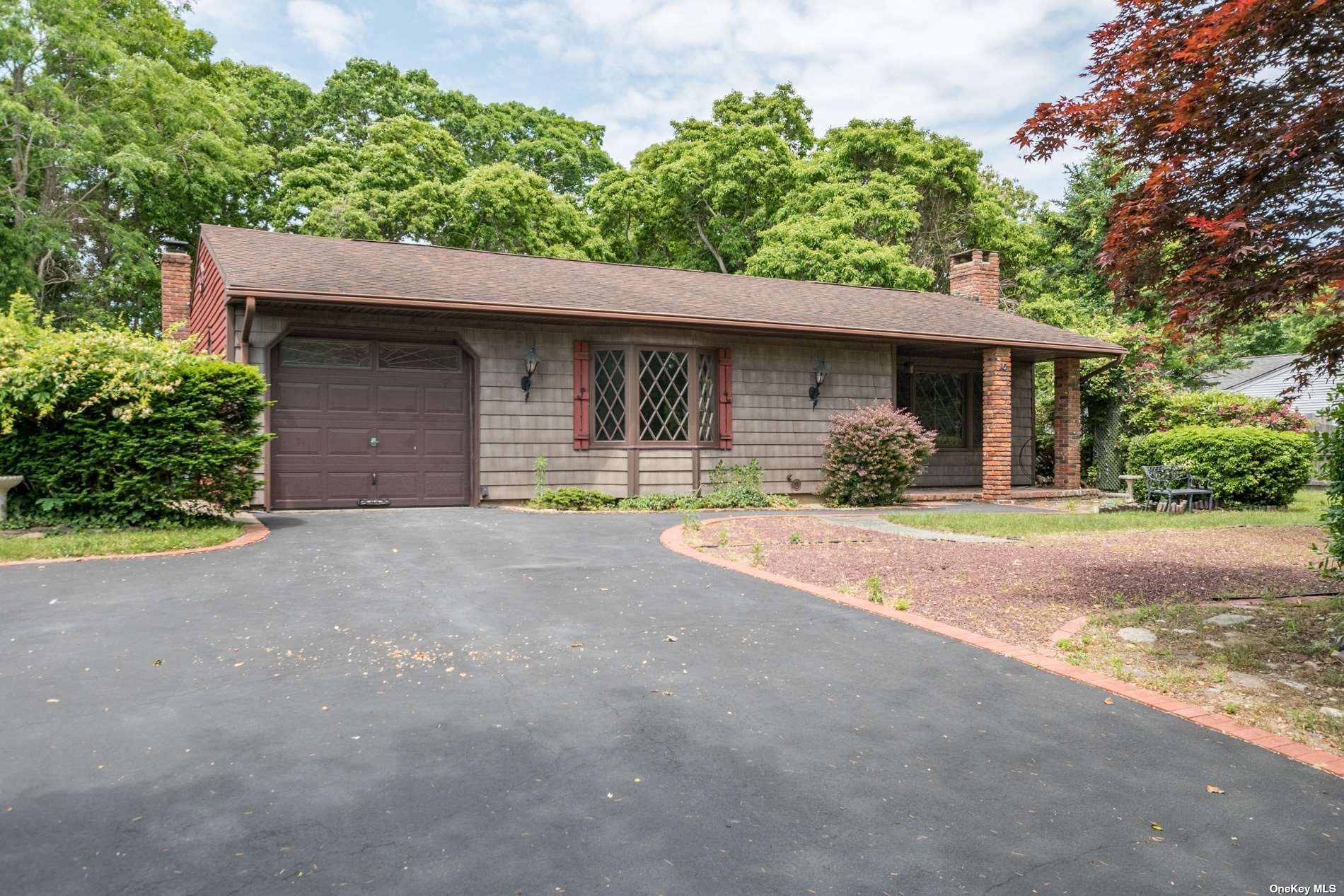 #1 photo, 10 Central Woods Lane, Brookhaven , NY 11719