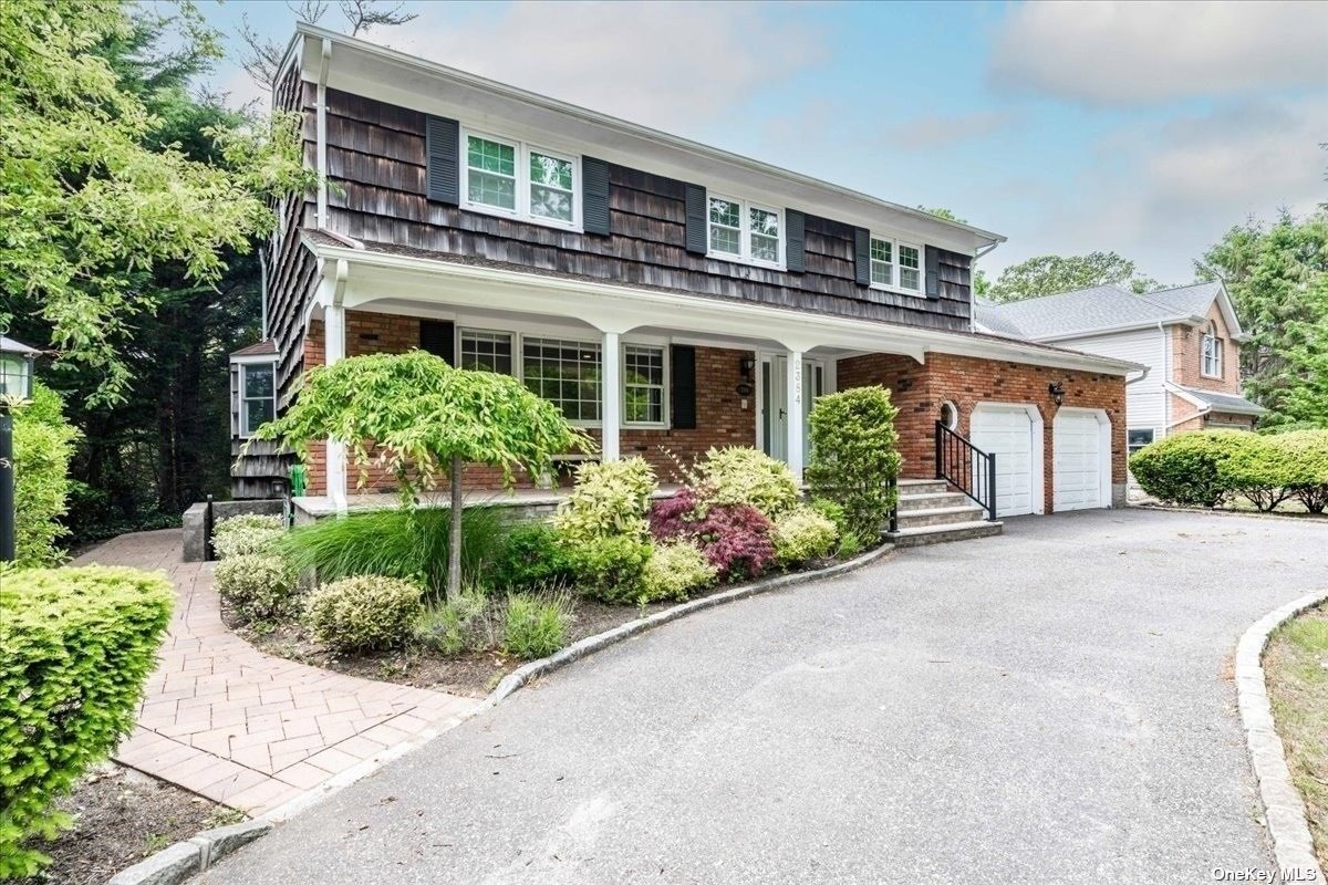 #1 photo, 2384 Lindenmere Drive, Merrick , NY 11566