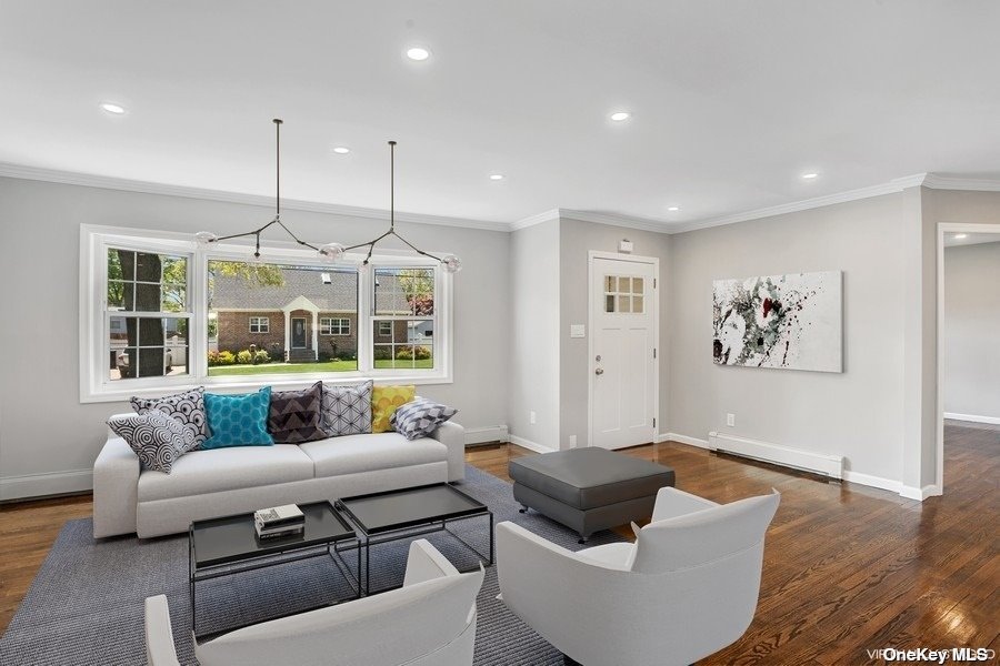 #1 photo, 759 Van Buren Avenue, מחוז סאפוק West Islip , NY 11795