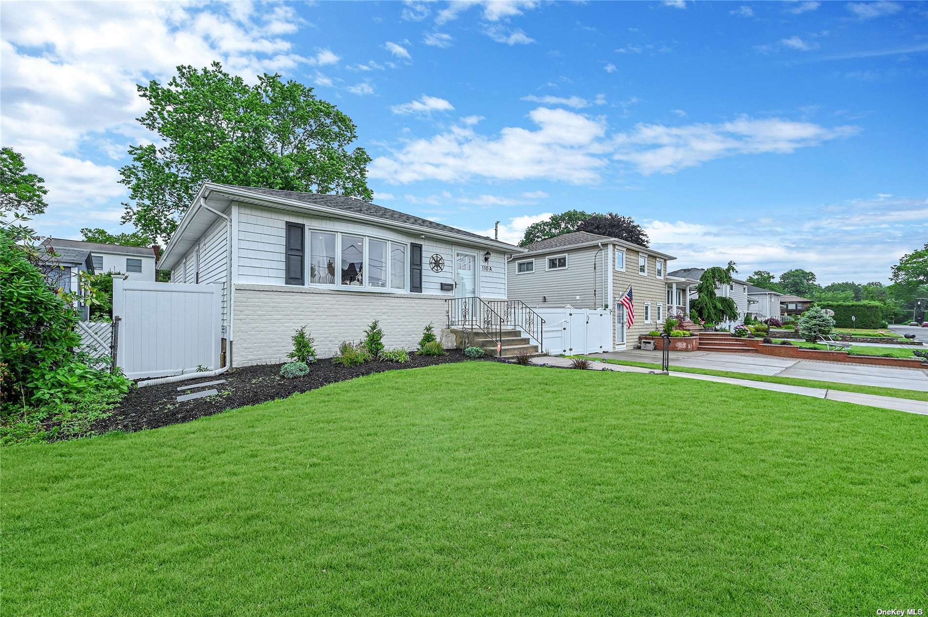 #1 photo, 110A Charles Street, ناسو Massapequa , NY 11758