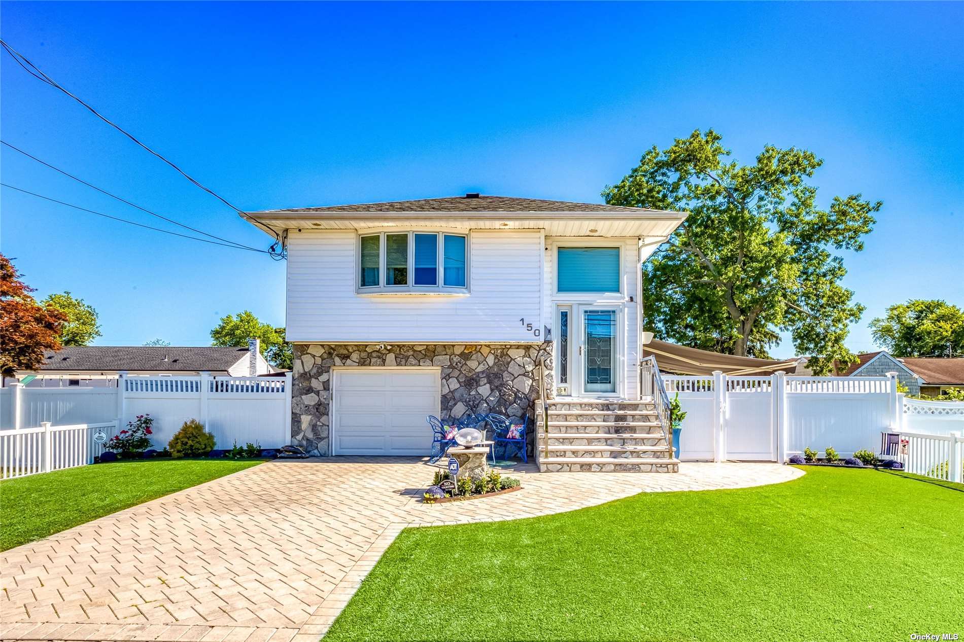 #1 photo, 150 Nims Avenue, サフォーク郡 West Babylon , NY 11704