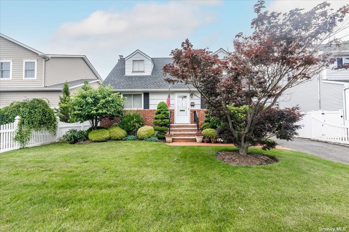 #1 photo, 1731 Pettit Avenue, ナッソー郡 Merrick , NY 11566