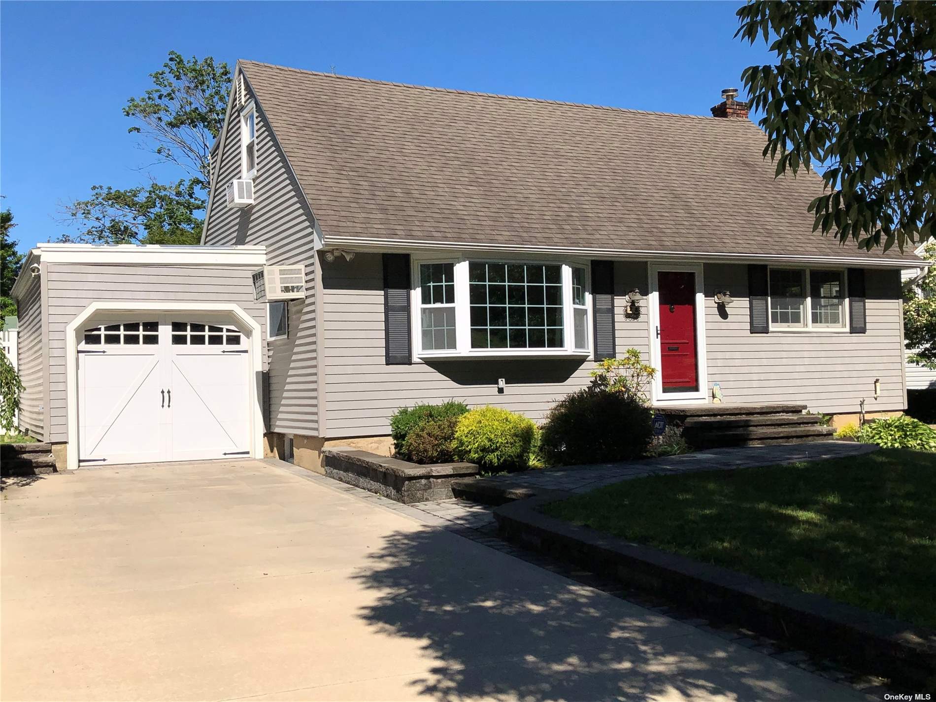 #1 photo, 28 Hillside Lane, ナッソー郡 Syosset , NY 11791