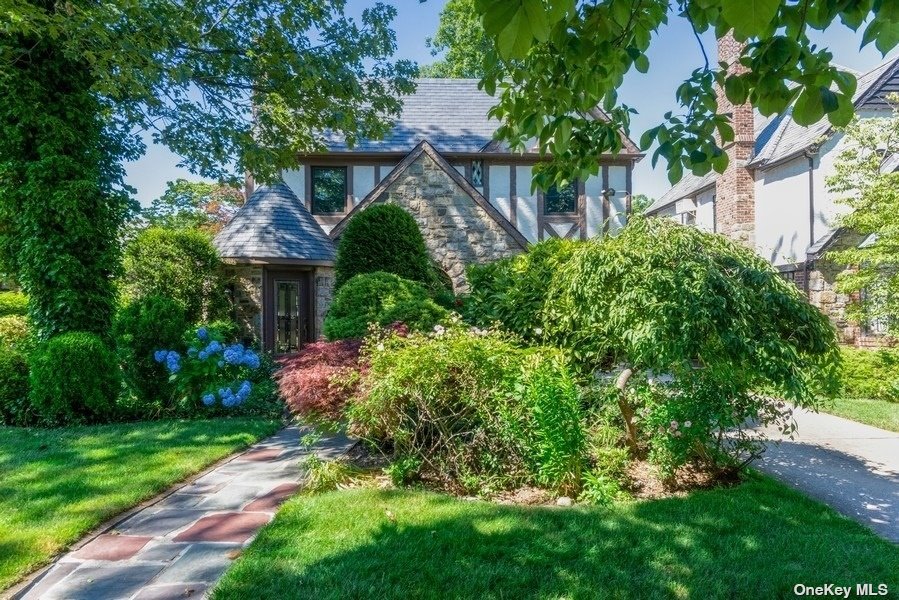 #1 photo, 9 Marlborough Court, 長島 Rockville Centre , NY 11570