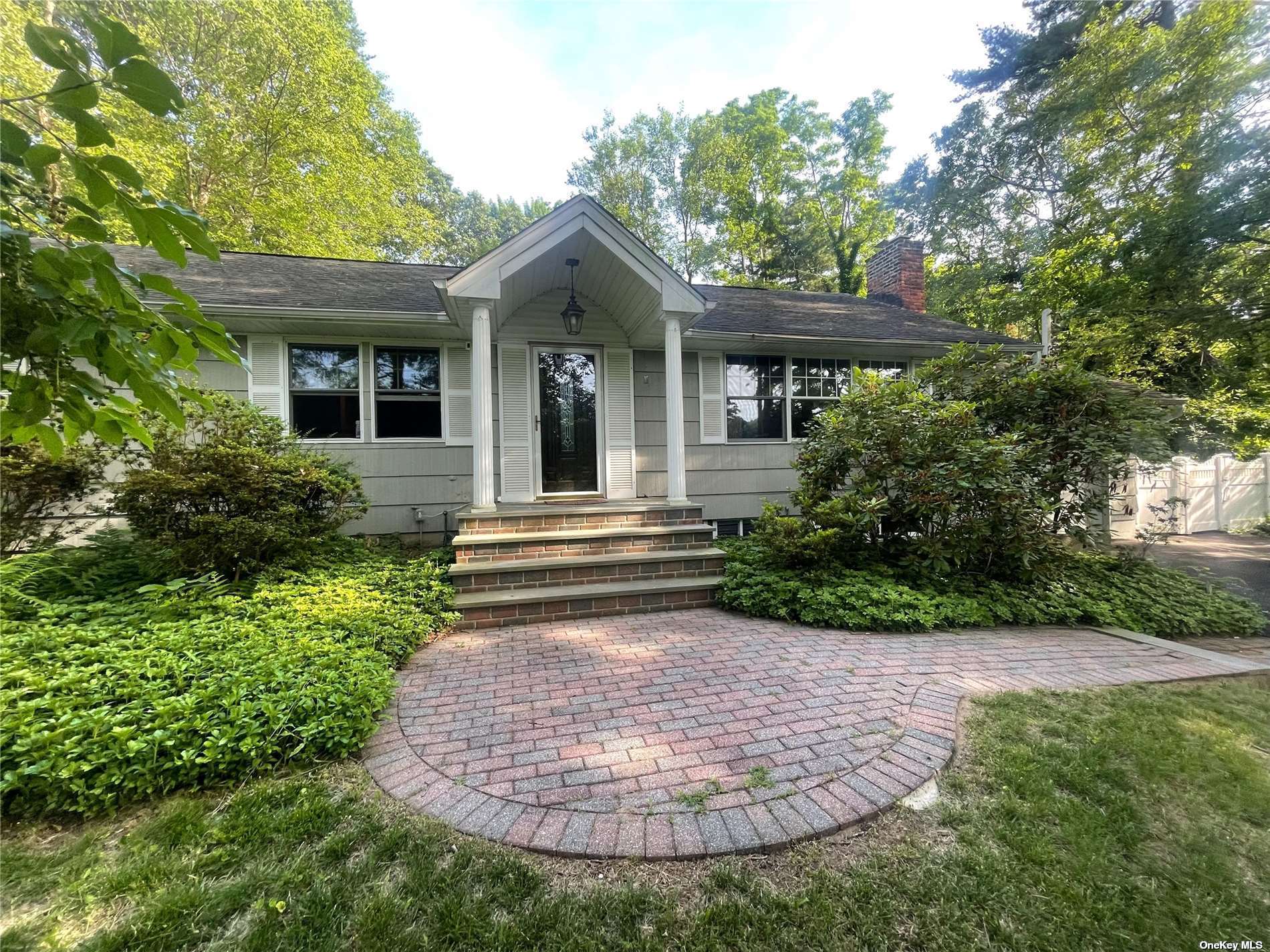 #1 photo, 18 Huyler Court, Setauket , NY 11733