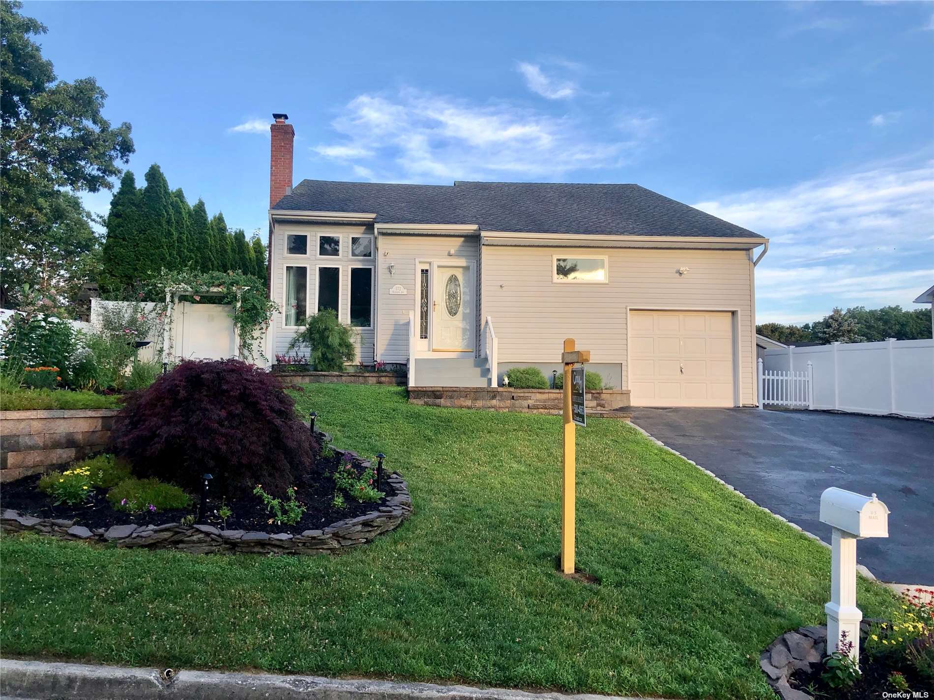 #1 photo, 172 11th Avenue, Holtsville , NY 11742