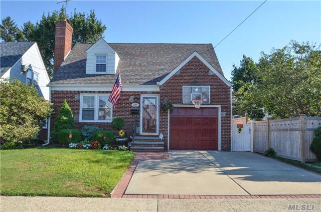 #1 photo, 1055 Benmore Avenue, 长岛 Franklin Square , NY 11010